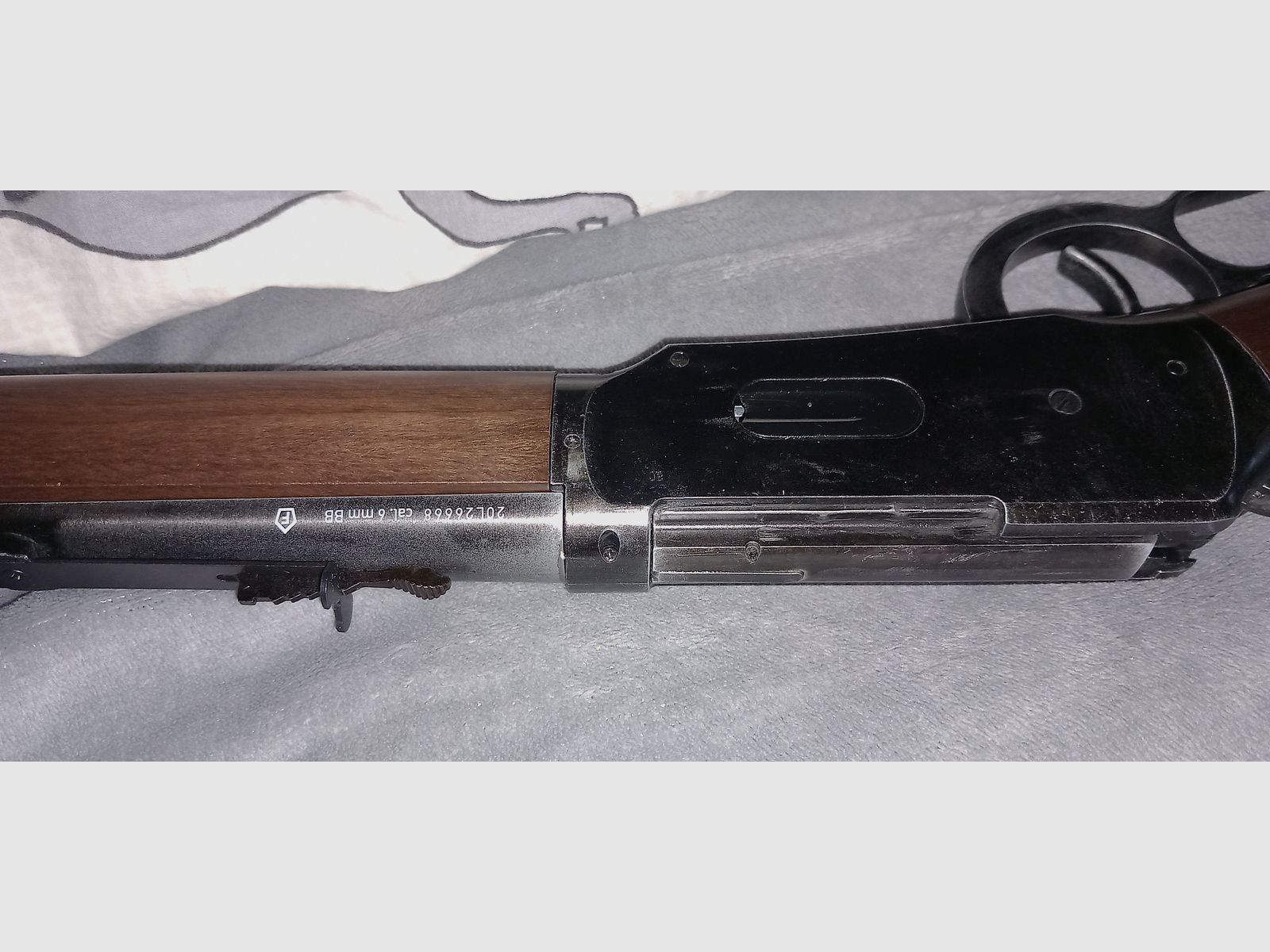 Winchester Cowboy Rifle 6mm CO2 BB Luftgewehr mit Gewehrhülle und Waffenschrank