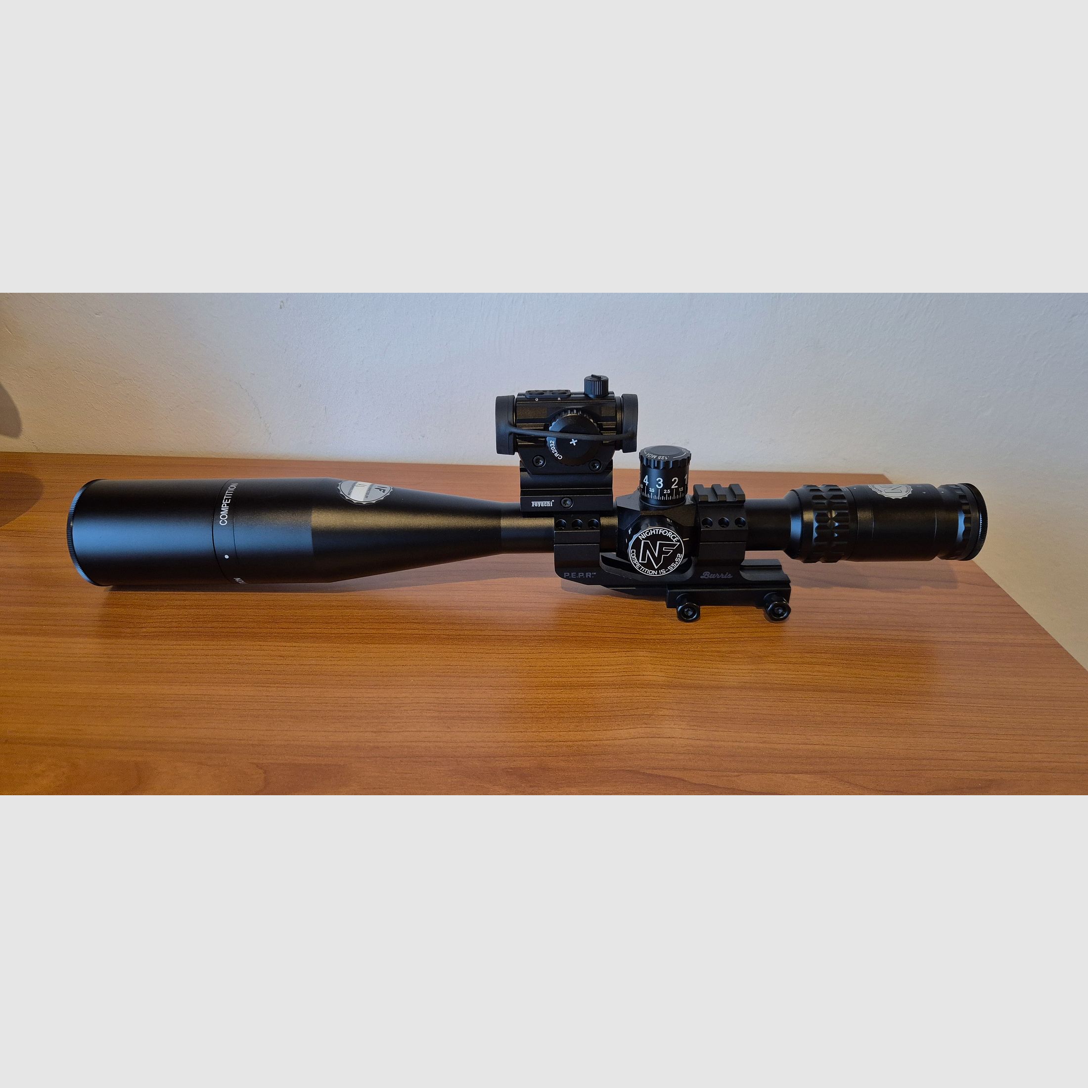 Nightforce 15-55x52 Compettion FCR-1 mit  Bussis Schiene P.E.P.R.7M und Feyachi RDS-36 Red Dot Visier 1x22mm 5 MOA Rot & Grün Rotpunktvisier