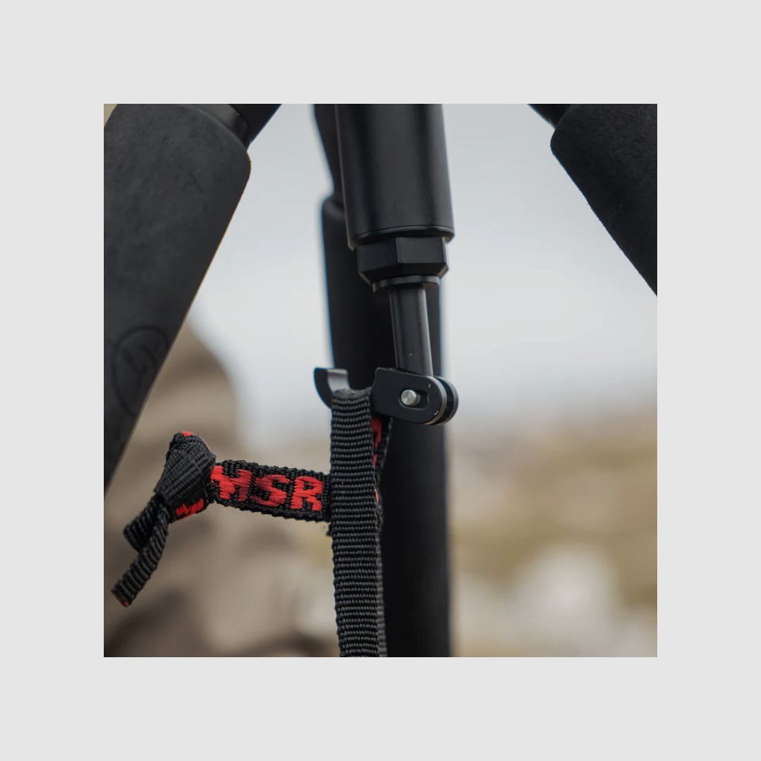 Spartan Precision Equipment Ascent Tripod™ Gen 2 Woodland mit Davros Pro Head™ und Trekkingstockgriffen