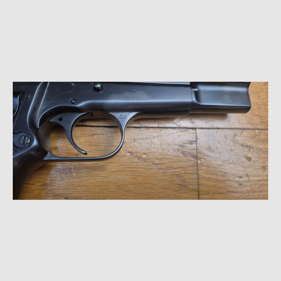 Bellissimo pistola GP35 – Un riferimento in sé – Calibro 9×19 Para – FN Herstal – Brunitura al 100% – Meccanica impeccabile – Bellissima canna – Due caricatori – Arma in stato di quasi nuovo – TBE+++, immagine 6 di 22