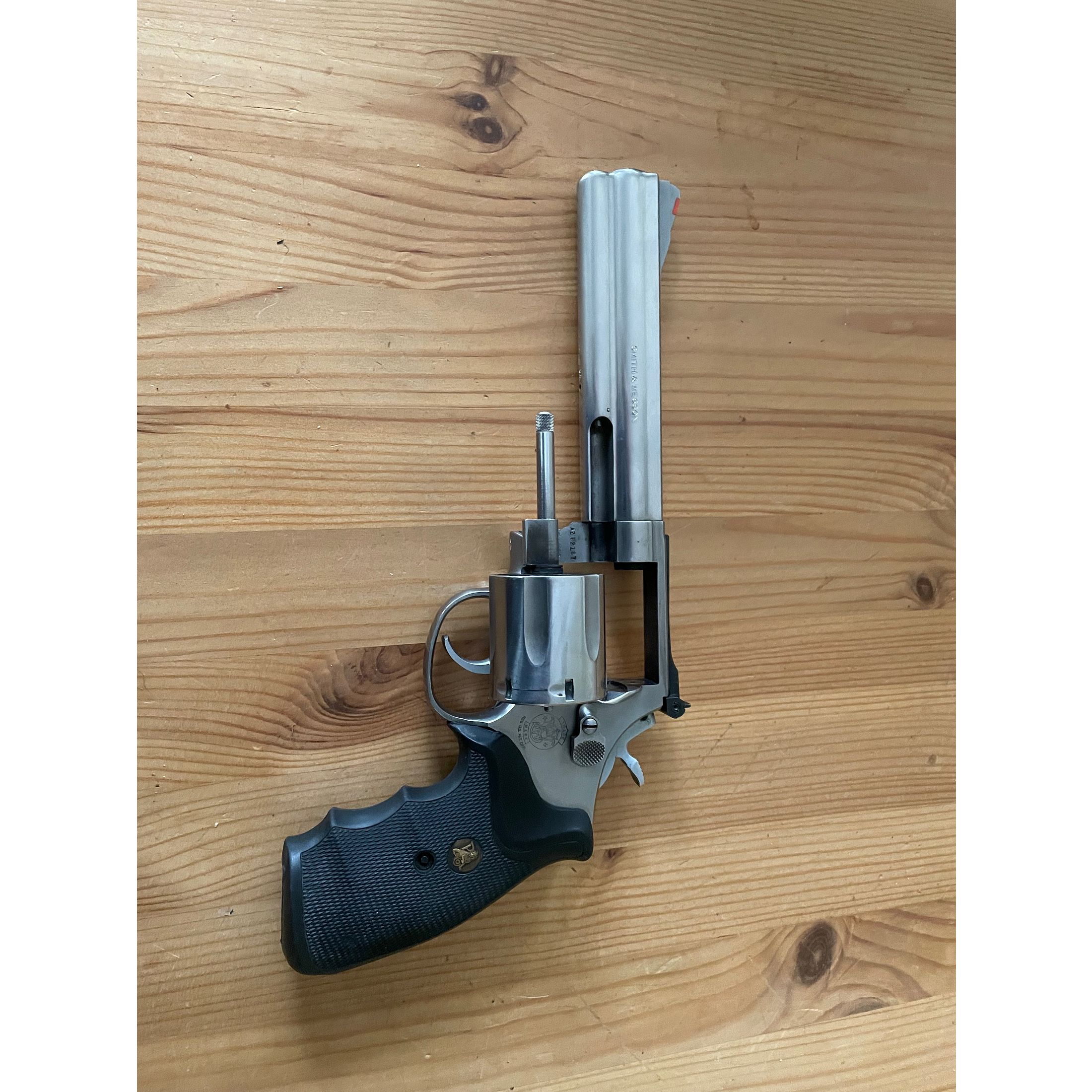 Revolver  Smith & Wesson