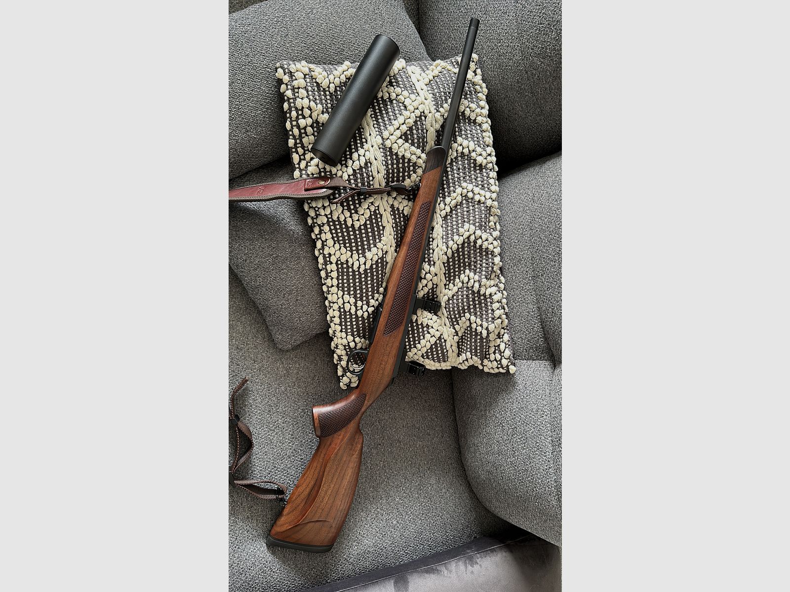 Cz 600 Lux im Kaliber 223 mit Schalldämpfer, Montage und Meopta 4,5-27