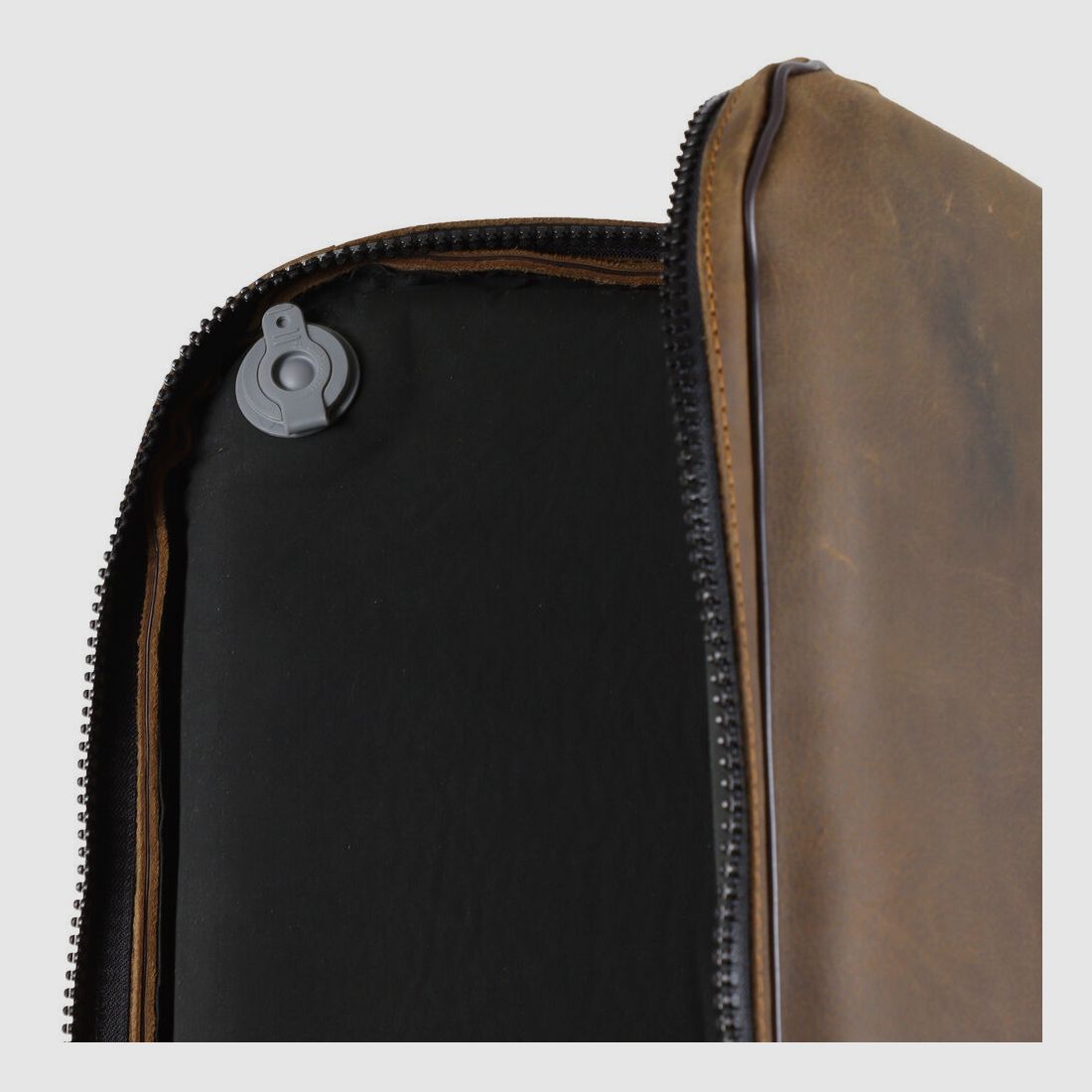 AKAH AKAH padded case 124cm buffalo leather self-inflating