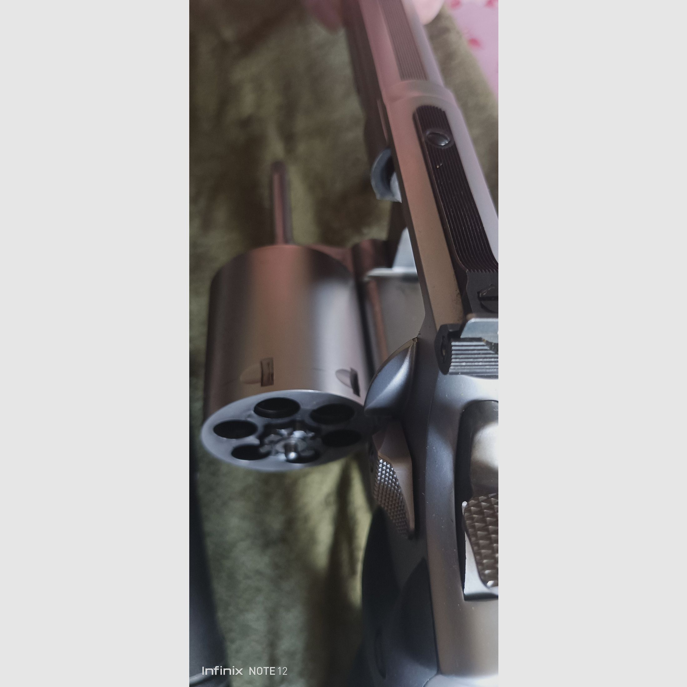 Rewolwer Smith & Wesson 6" lufa