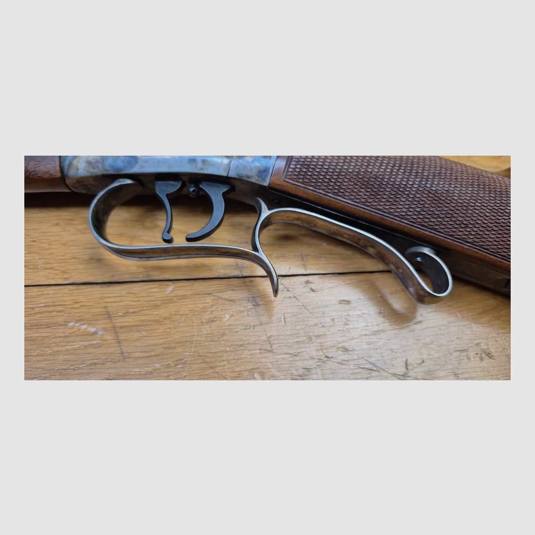 Sehr schöne Reproduktion der Präzisionsbüchse Edwin Wesson – Modell von 1845/49 – Kal. .50 – Italienische Herstellung Moffra di Mainardi für Hege in Deutschland – Schwarzpulverwaffe bekannt für ihre Langstreckenpräzision – Sehr schöne Verarbeitung – Jaspage bei 90% – Holz in TBE – Sehr schöner Lauf – Exzellente Mechanik – Waffe von 1978 – Wunderschön und selten in der Welt des Schwarzpulvers – TBE++, Bild 34 von 39