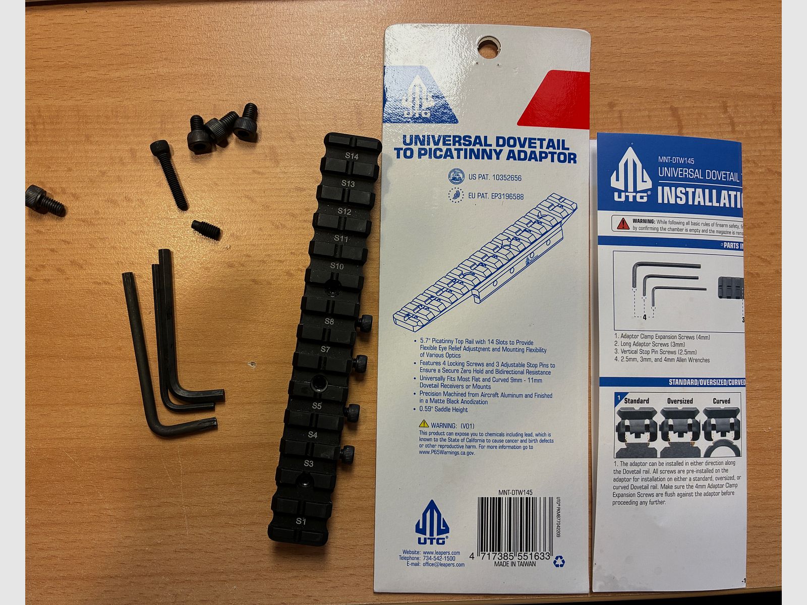 Adaptador UTG Low Profile de Dovetail a rieles Picatinny/Weaver MNT-DTW145