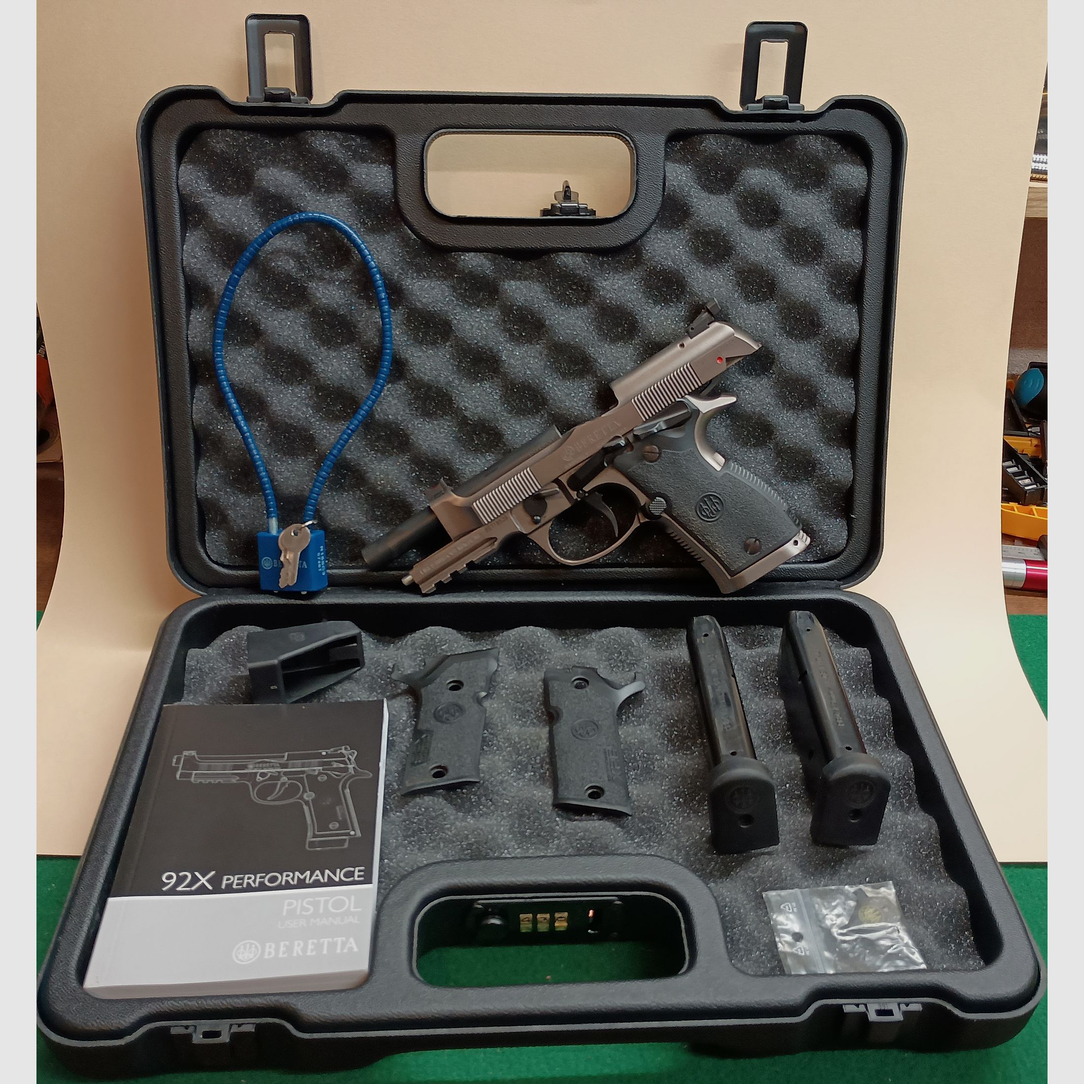 Beretta 92X Performance mit Zubehör für IPSC