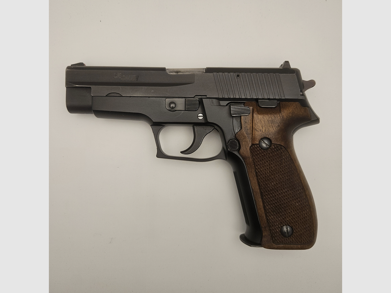 Sig Sauer P226, afbeelding 2 van 2