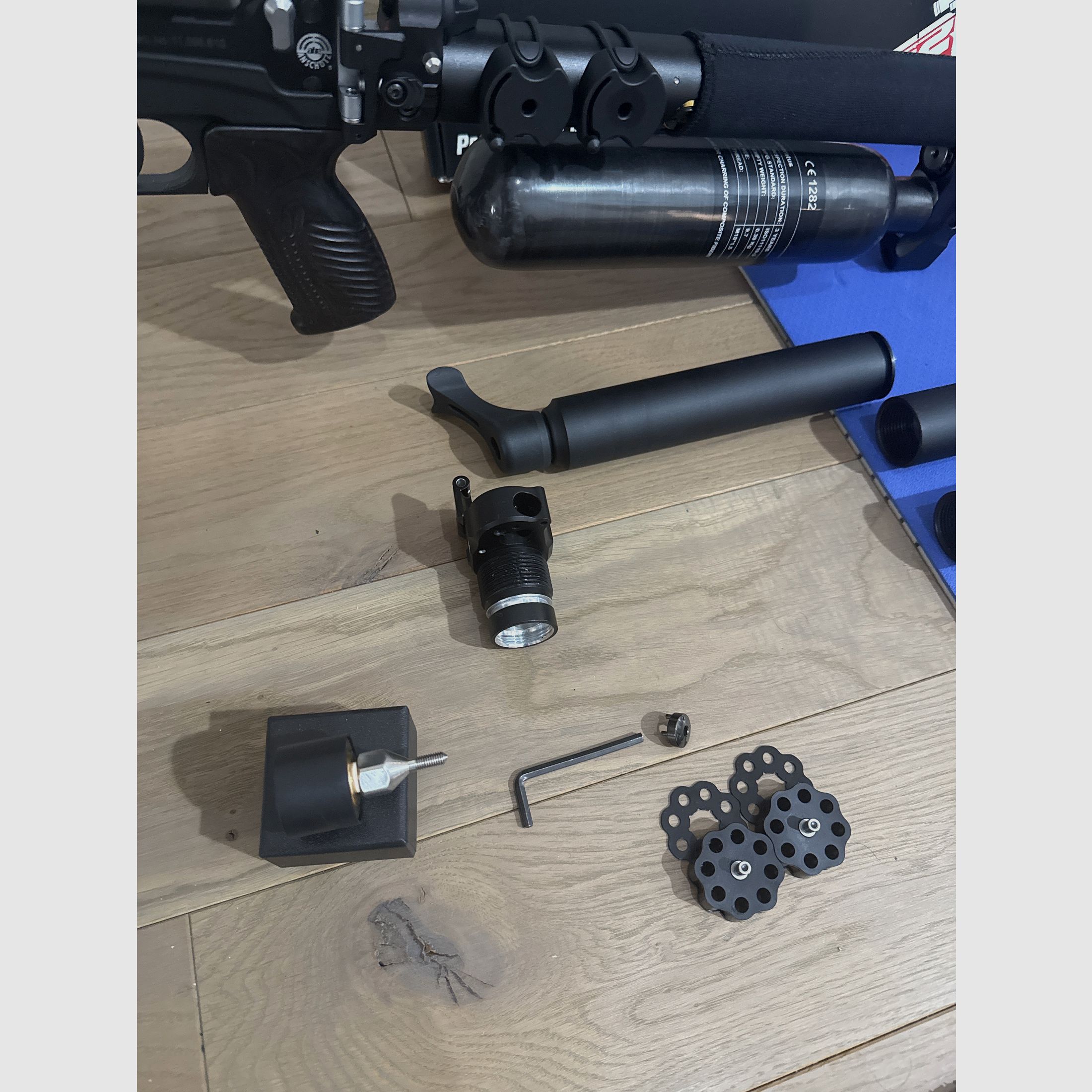 Edgun Leshiy 2 All Black - 350mm cal. 22 / 5,5 mm