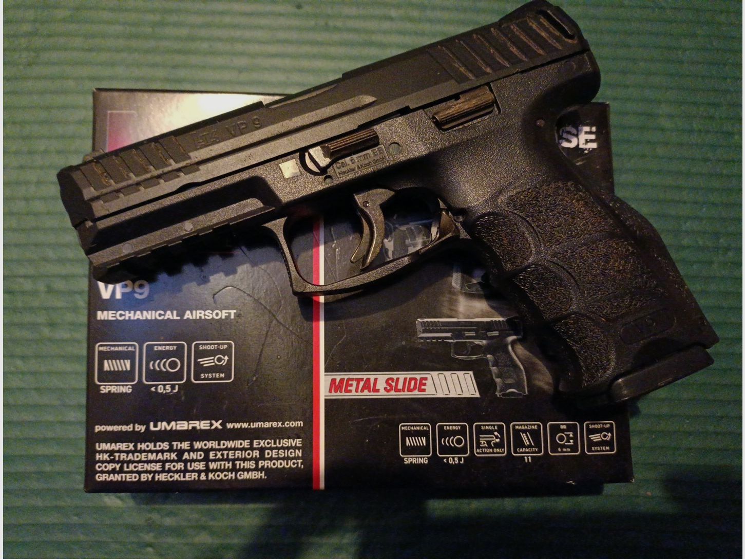 Heckler und Koch VP9 Umarek metall 6mm Softair 0,5 J. Authentic replica