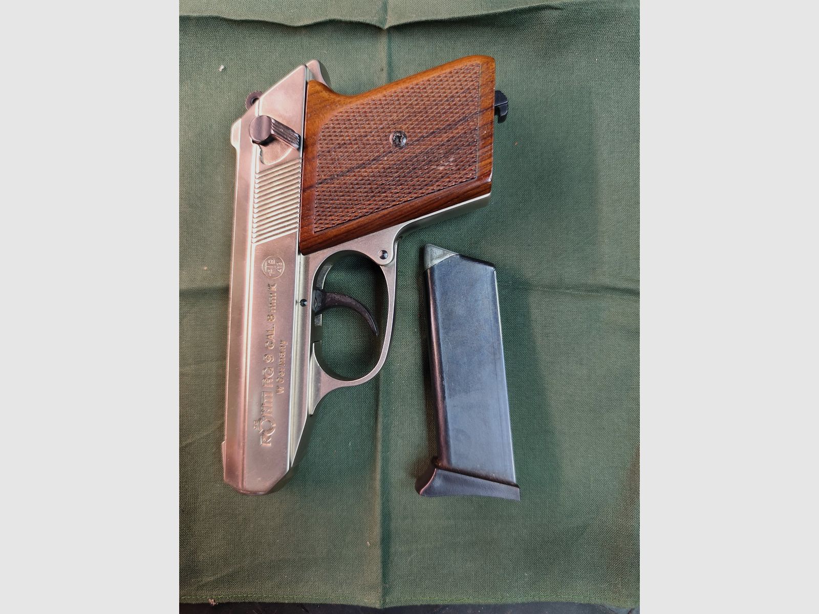 Röhm RG 9 8mm Níquel Mangos de Madera P.A.K. 413 Arma de Colección