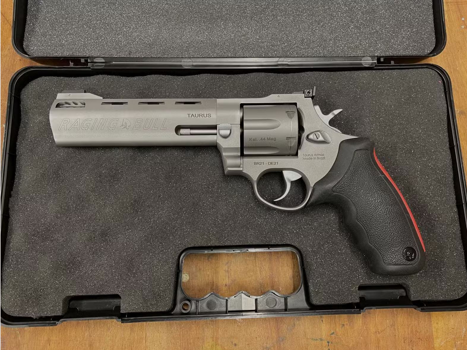 Revolver Taurus Raging Bull, .44mag, 6,5 mit Kompensator 