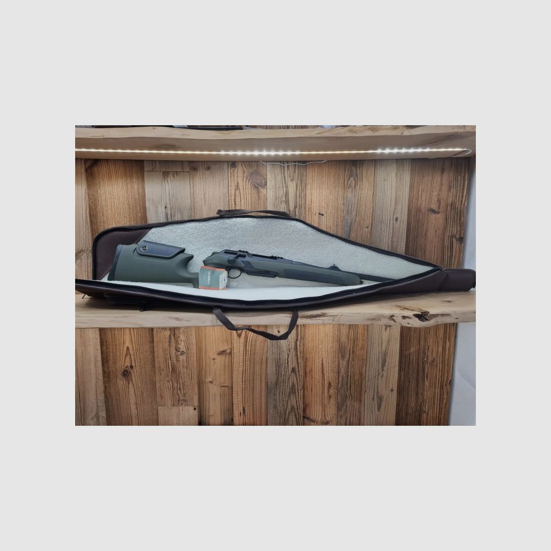 Hunting case