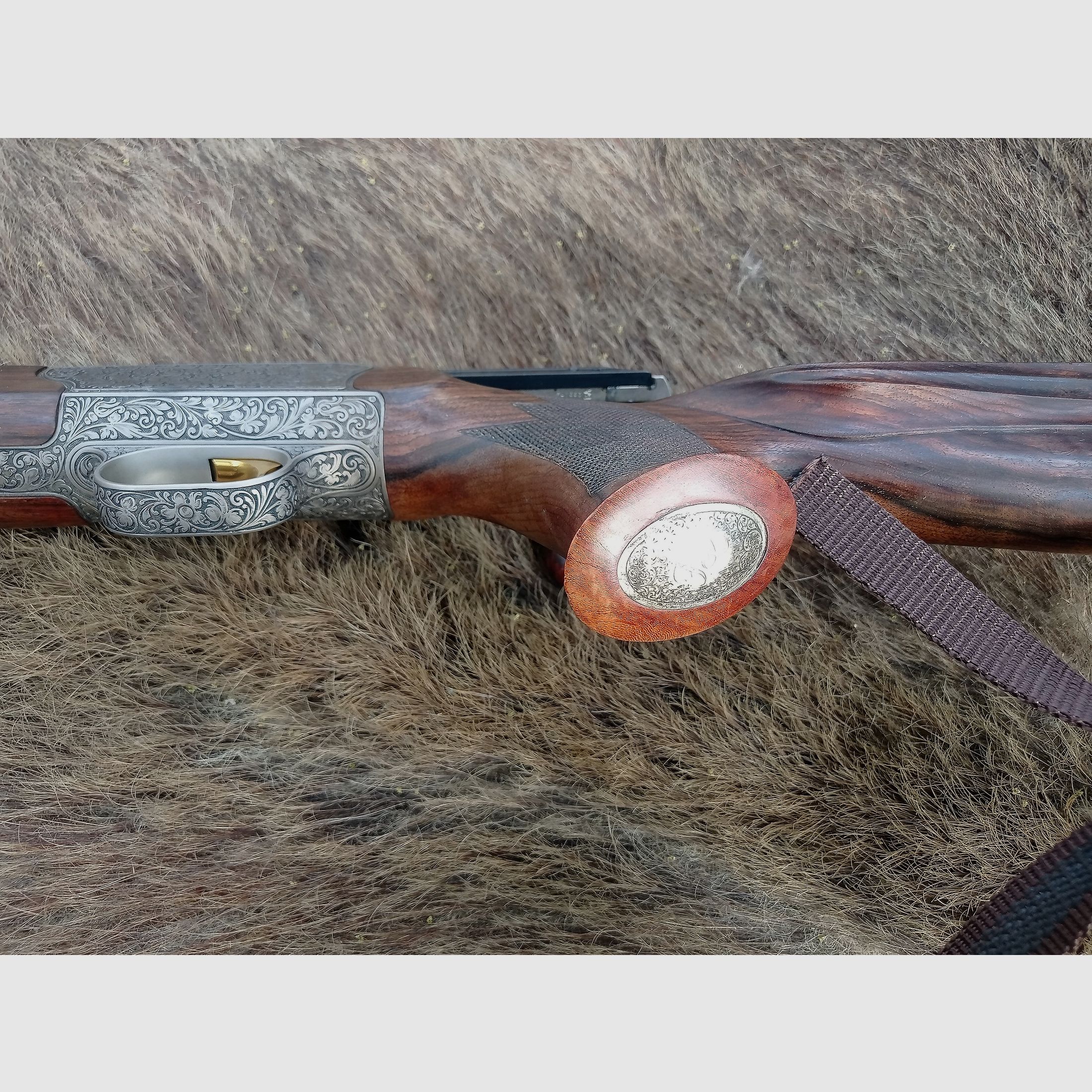 Blaser R93 vollgraviert mit unbenutztem Lauf in 8x68S Holzklasse 9 