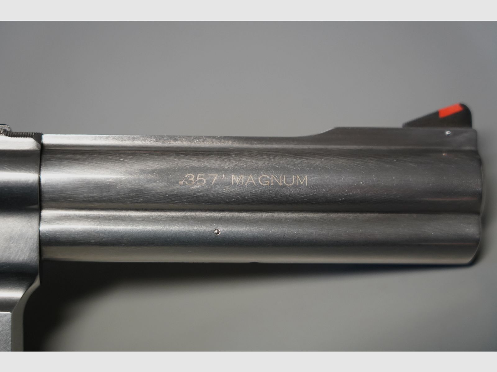 Smith & Wesson Model 627-0, kal. 357 Mag., w doskonałym stanie,