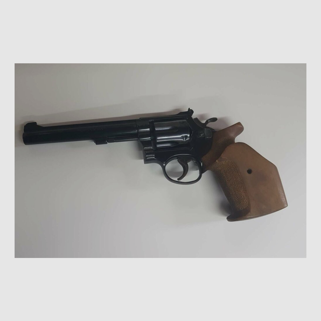 Smith & Wesson - .22lr