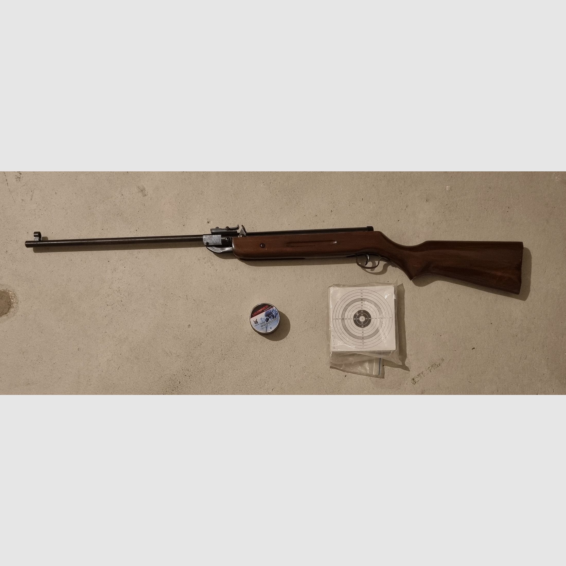 Karabinek pneumatyczny Perfecta mod. 32