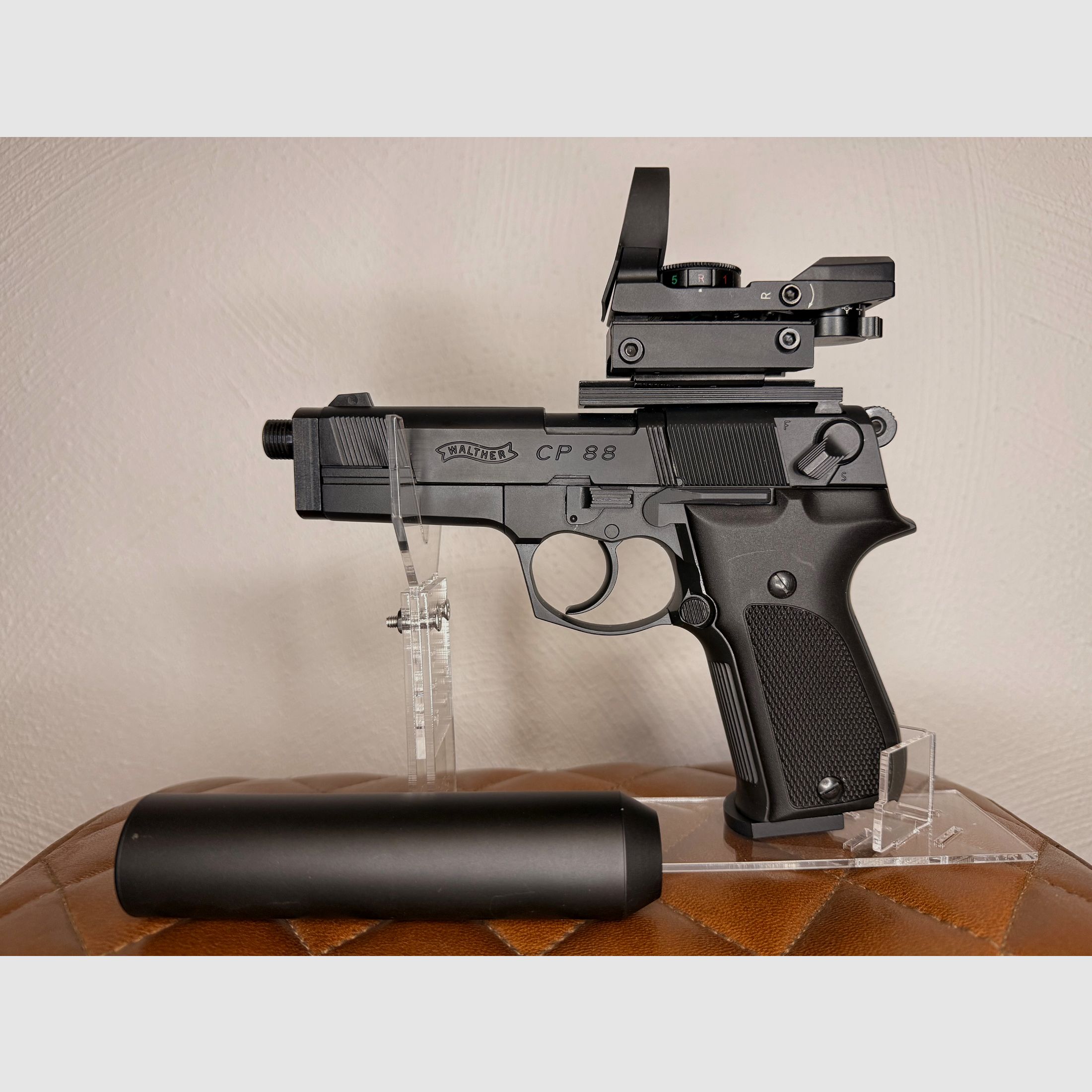 Walther CP 88 mit Schalldämpfer 4,5mm Diabolo CO2 und Reddot