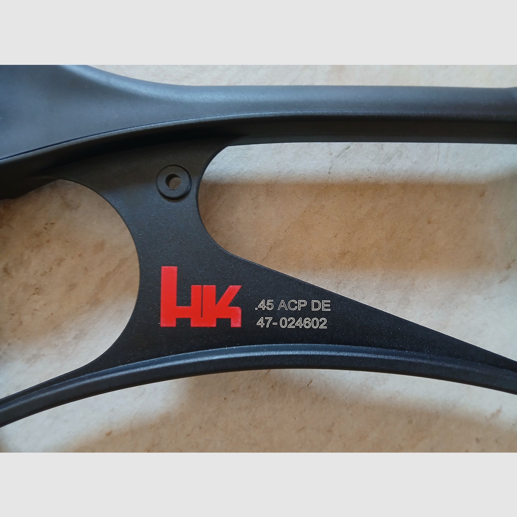 Heckler & Koch USC, Tasche, Munition und Aimpoint Dutry RDS