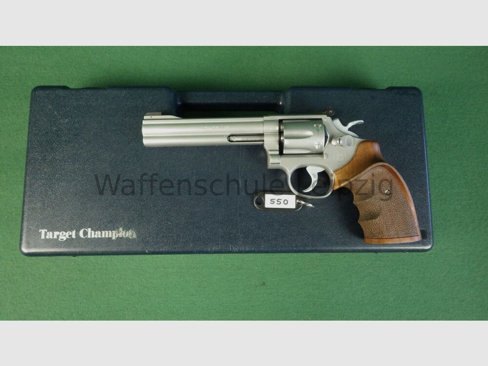 Smith & Wesson	 617 Target Champion
