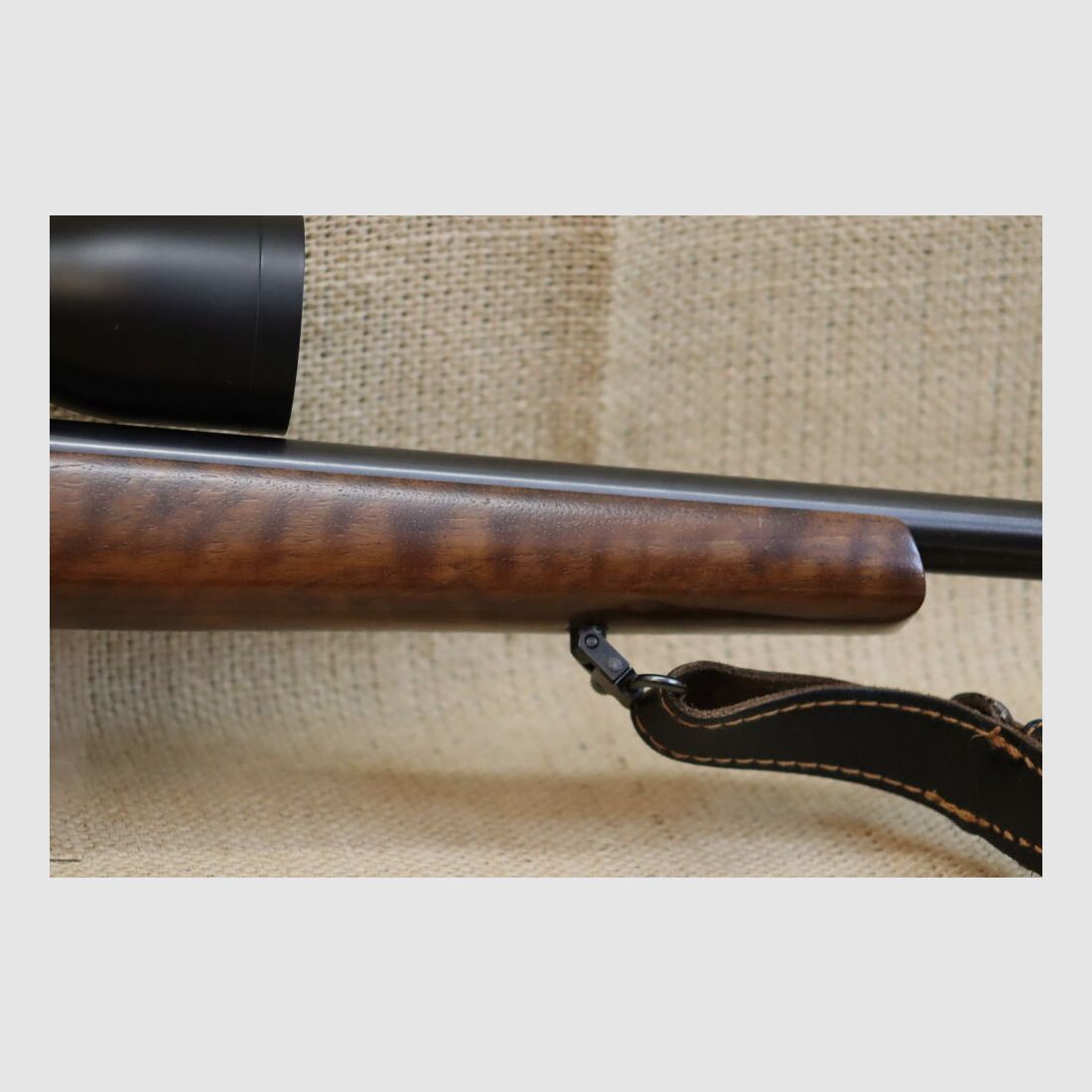 CZ Mod. 452-2E American Kal. .17HMR, inkl. Meopta Artemis mit Leuchabsehen.