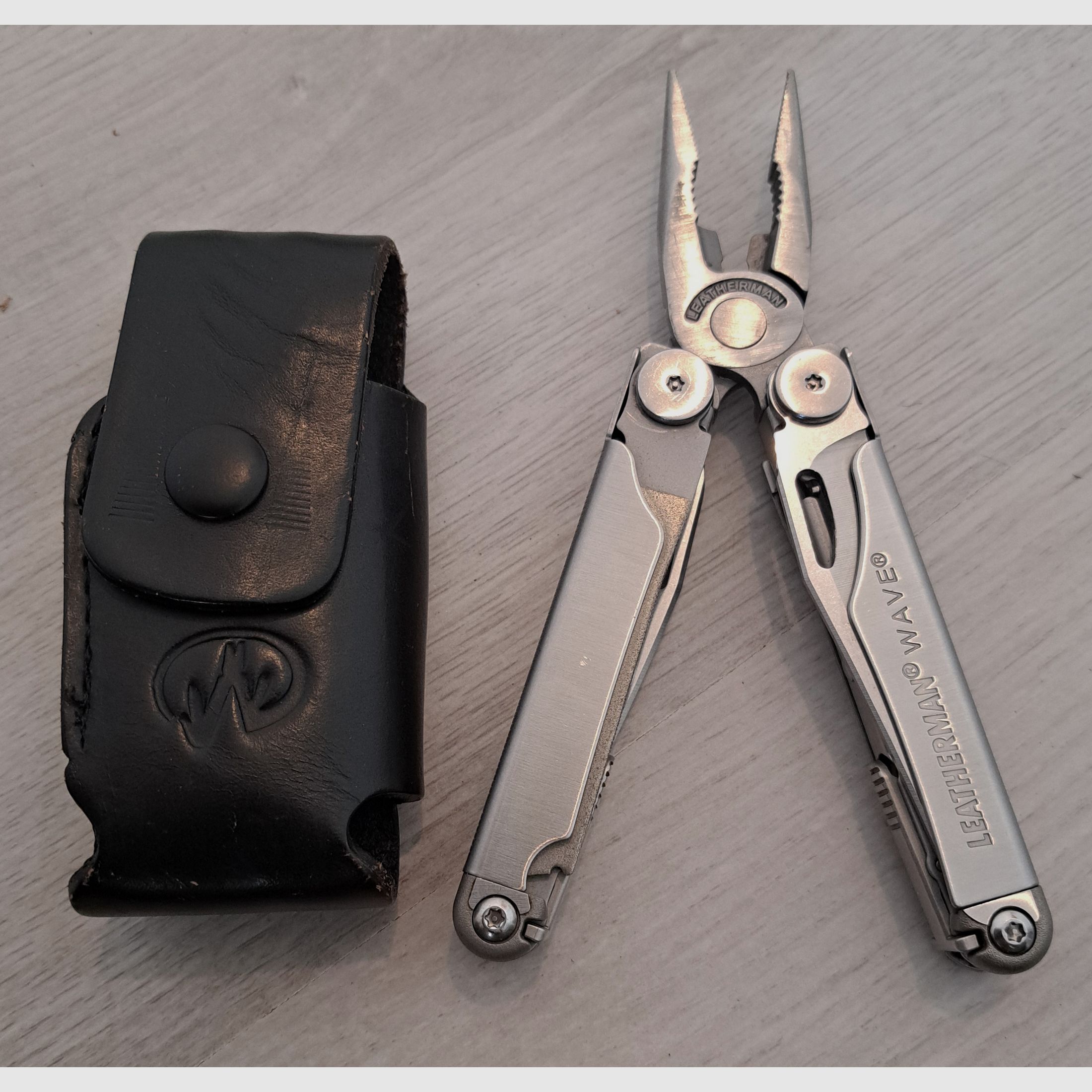 Leatherman Multitool Wave silberfarben