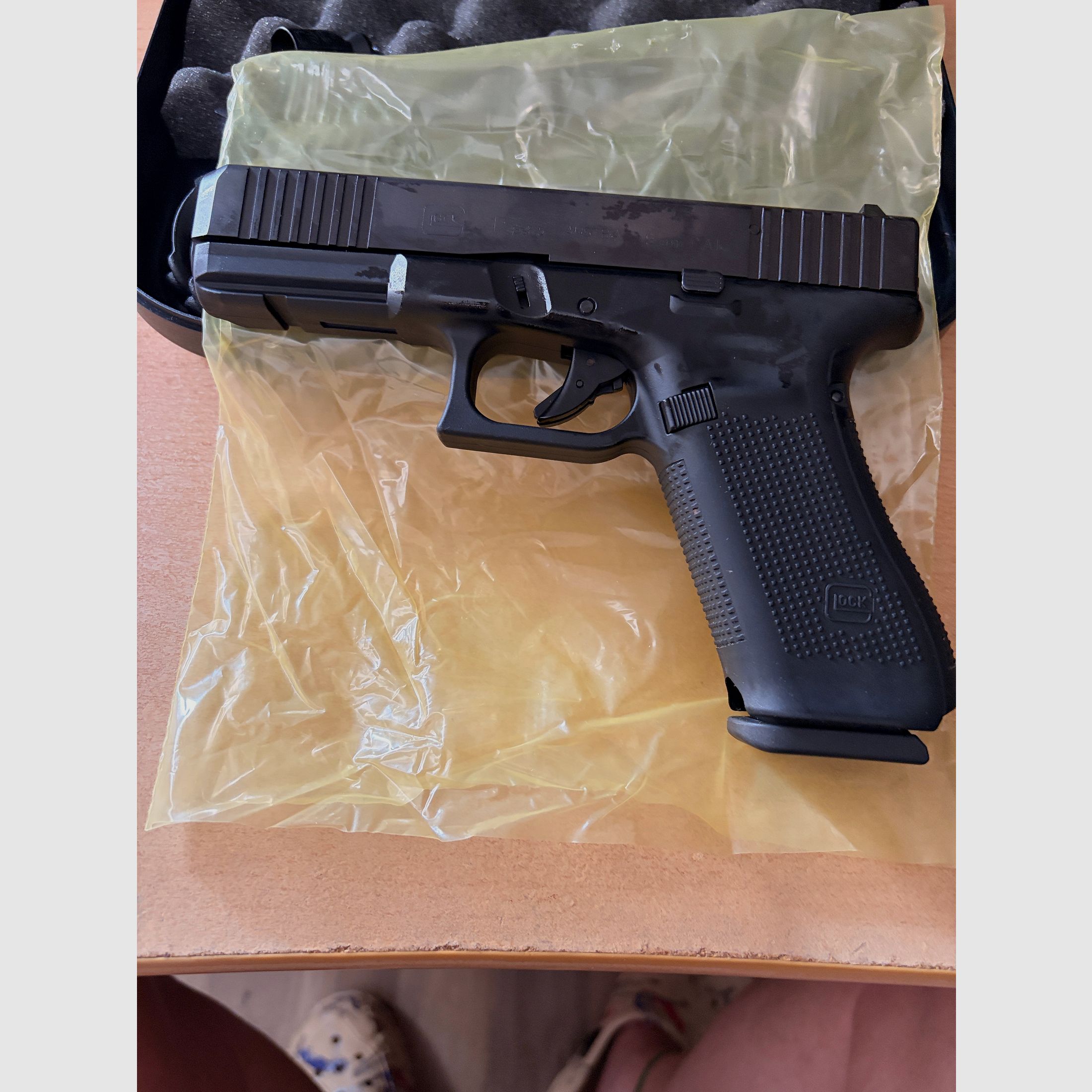 Glock 17 Gen 5 SV -NEU- Ungeschossen-Werksgeölt- OVP ind original Glock Koffer