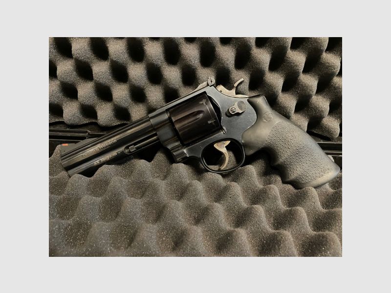 SMITH & WESSON 29 CLASSIC - .44REM.MAG - 5 ZOLL