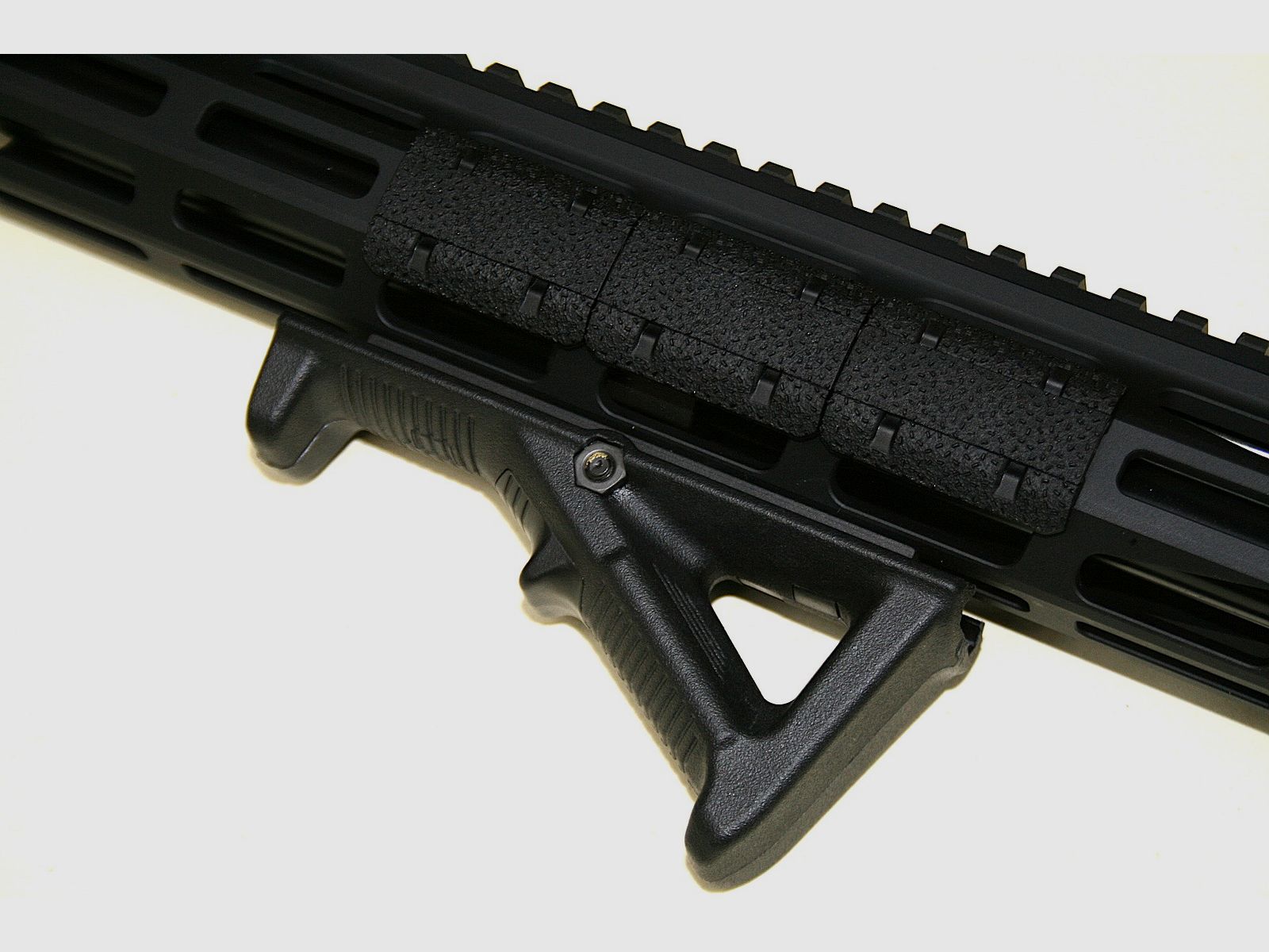 RUGER Harrier geweerpakket + Sightmark Ultra Shot R-Spec red dot sight + MAGPUL PMAG30 Gen.3 magazijn + MAGPUL AFG-2 schuine greep + MAGPUL M-LOK Type 2 railcovers + tactische foedraal, afbeelding 10 van 11