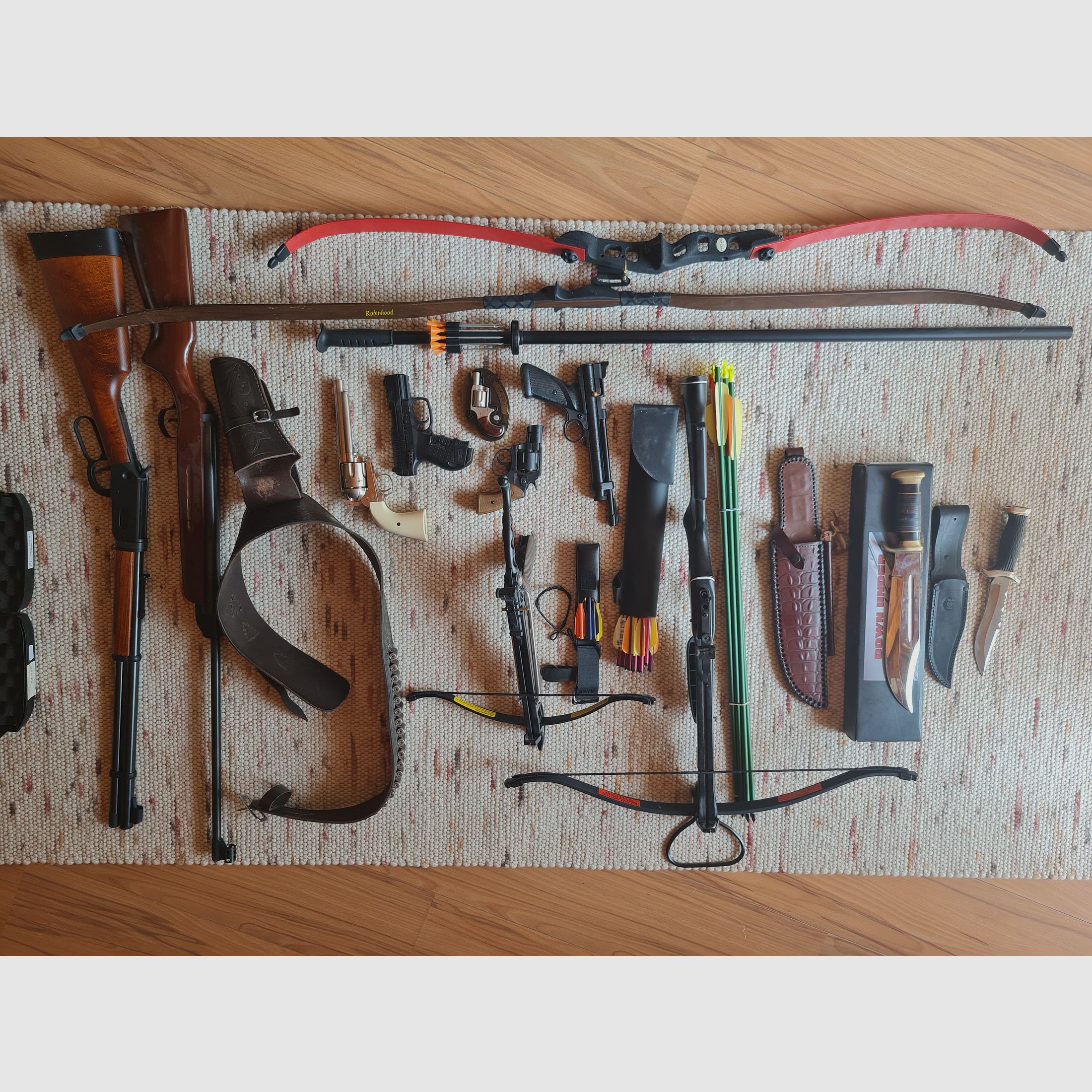 Luftgewehr, Armbrüste, CO2 Revolver u. a. 