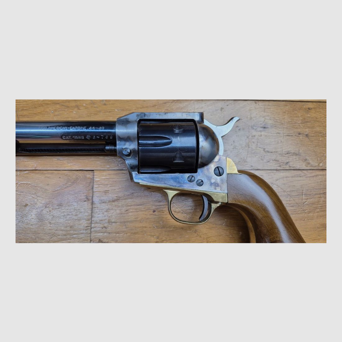 SAA 1873 von Ubert in 44-40 / 44 WCF – „Mod American Carbine“ – Ästhetischer Zustand gut (ohne Oxidation) Mechanischer Zustand einwandfrei – Aber Korn „bearbeitet“ – Wird für Teile verkauft, obwohl im aktuellen Zustand verwendbar!, Bild 4 von 19