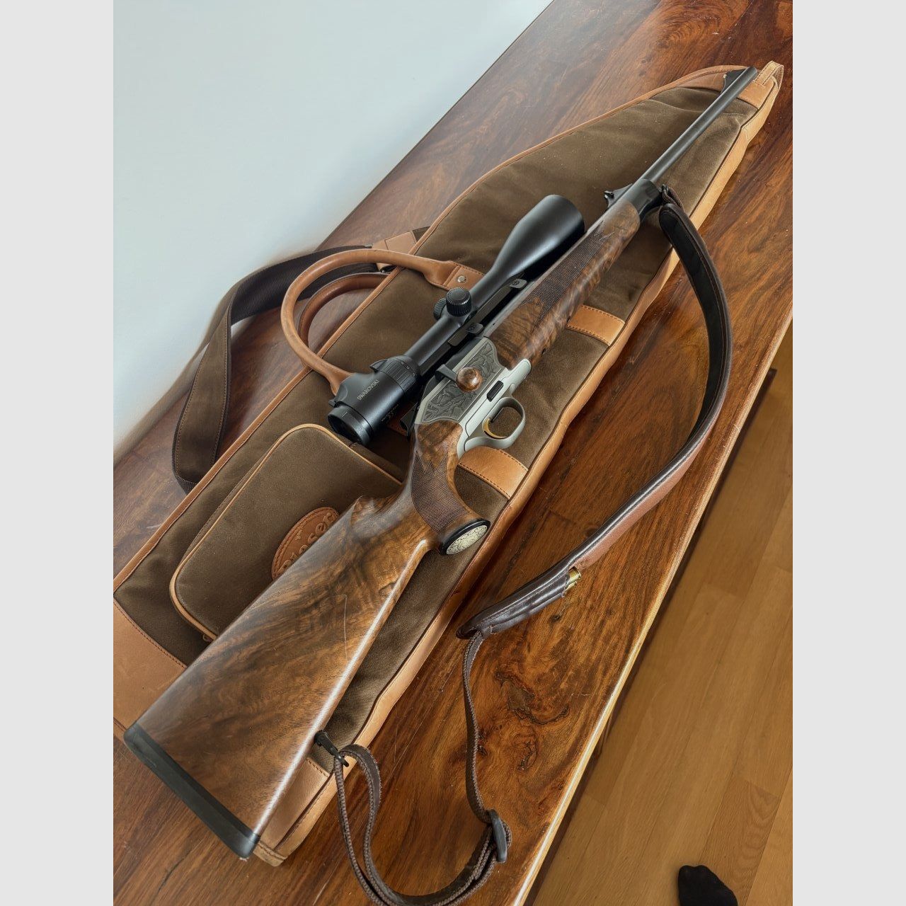 Blaser R8 .30-06 Springfield con Swarovski Z6i 2,5-15x56 P HD