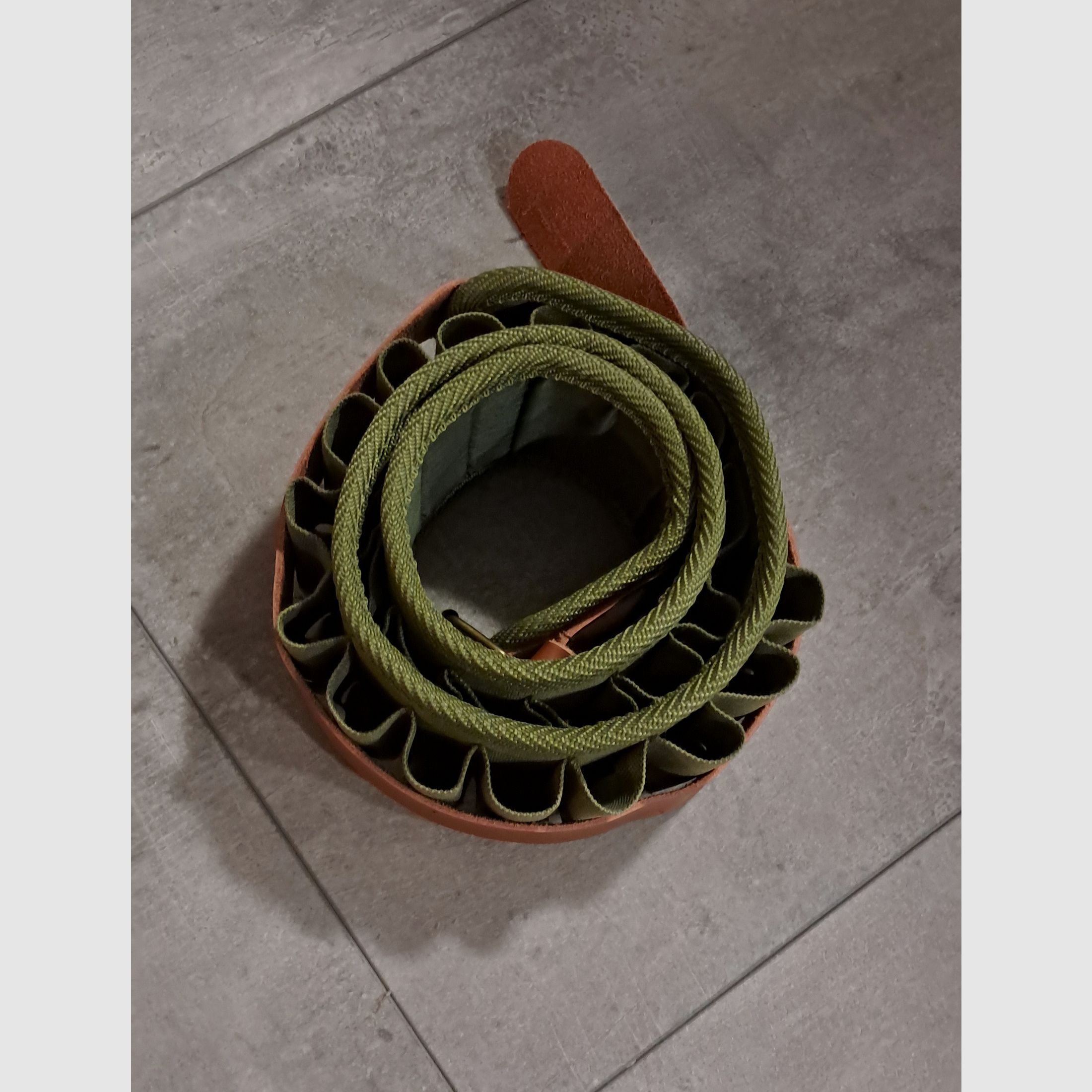 Patronengurt Kaliber 12, Cordura Leinen oliv, Lederverschluss wie neu!