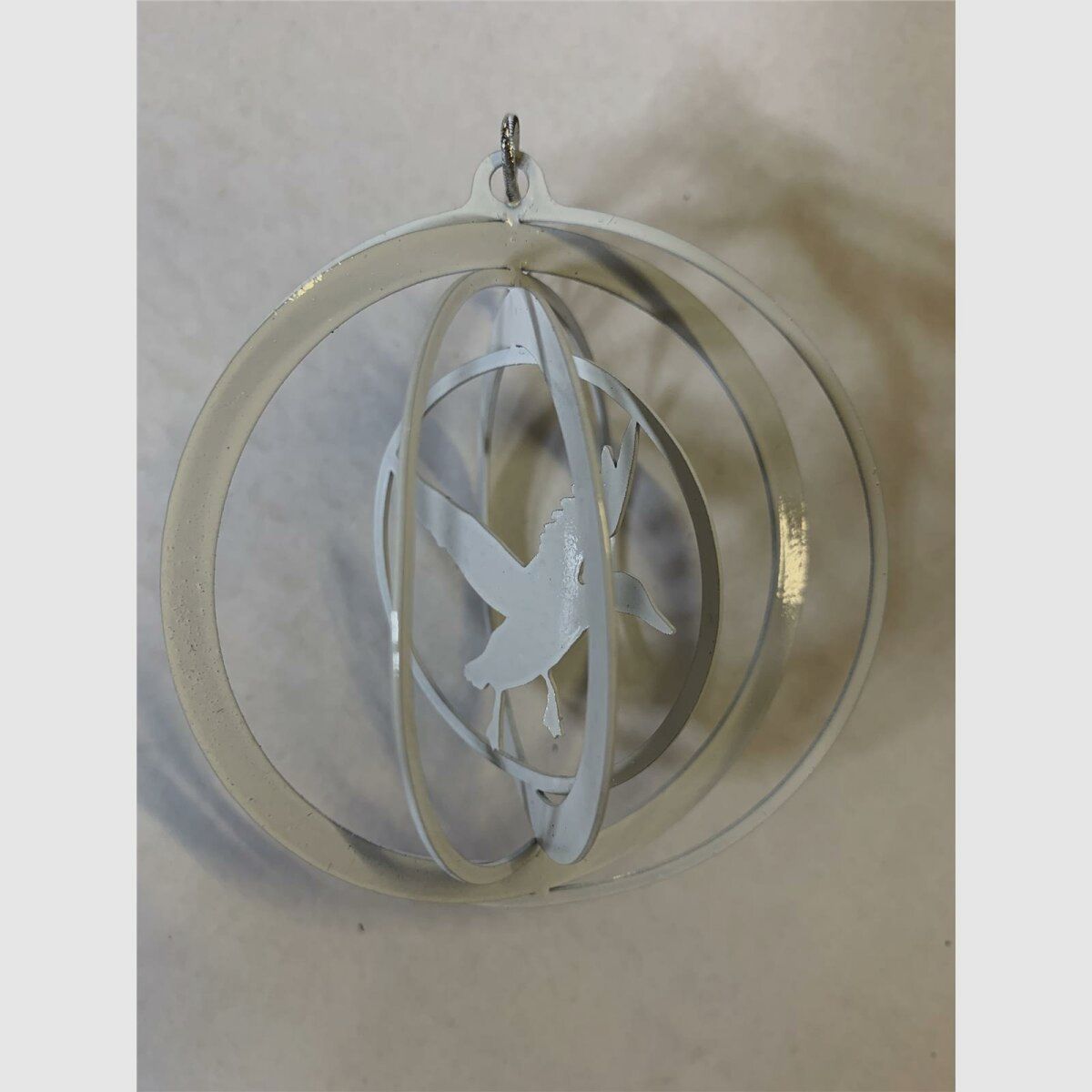 Ensemble de décoration Lovergreen avec 4 boules d'animaux blanches - Métal