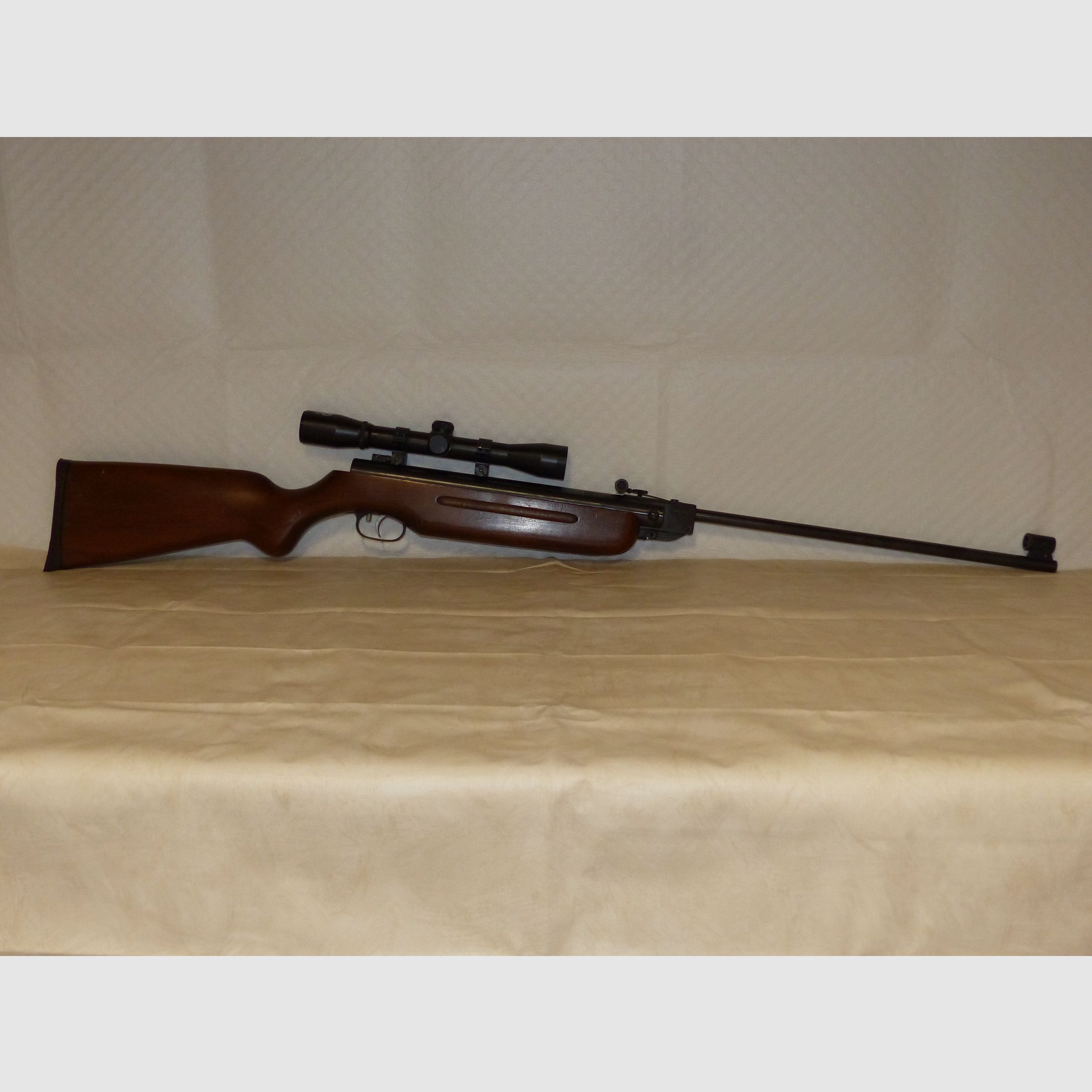 Rifle de aire comprimido Weihrauch Mod. HW 35 con F, seguro y mira telescópica vintage