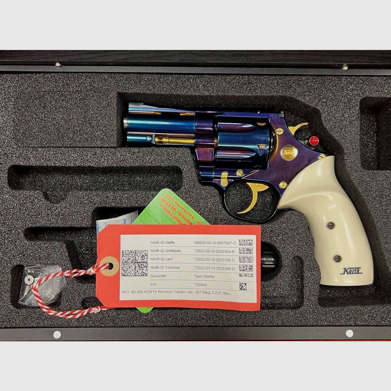 Korth Revolver Classic Glossy Blue Plasma 3″ Kal.357 Magnum, afbeelding 14 van 16