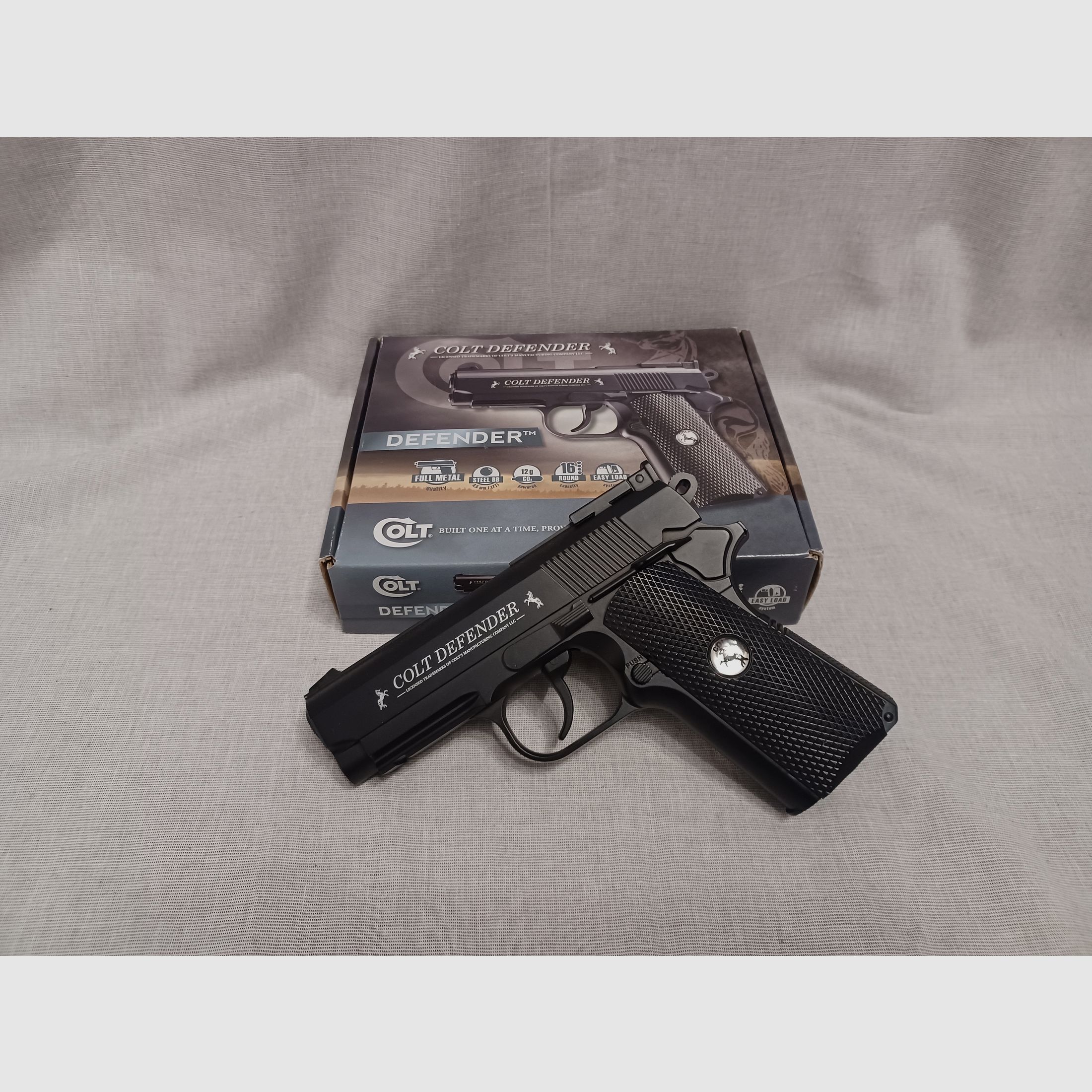 Colt Defender / 4,5 mm BB / CO2 / Pistole / OVP (68)