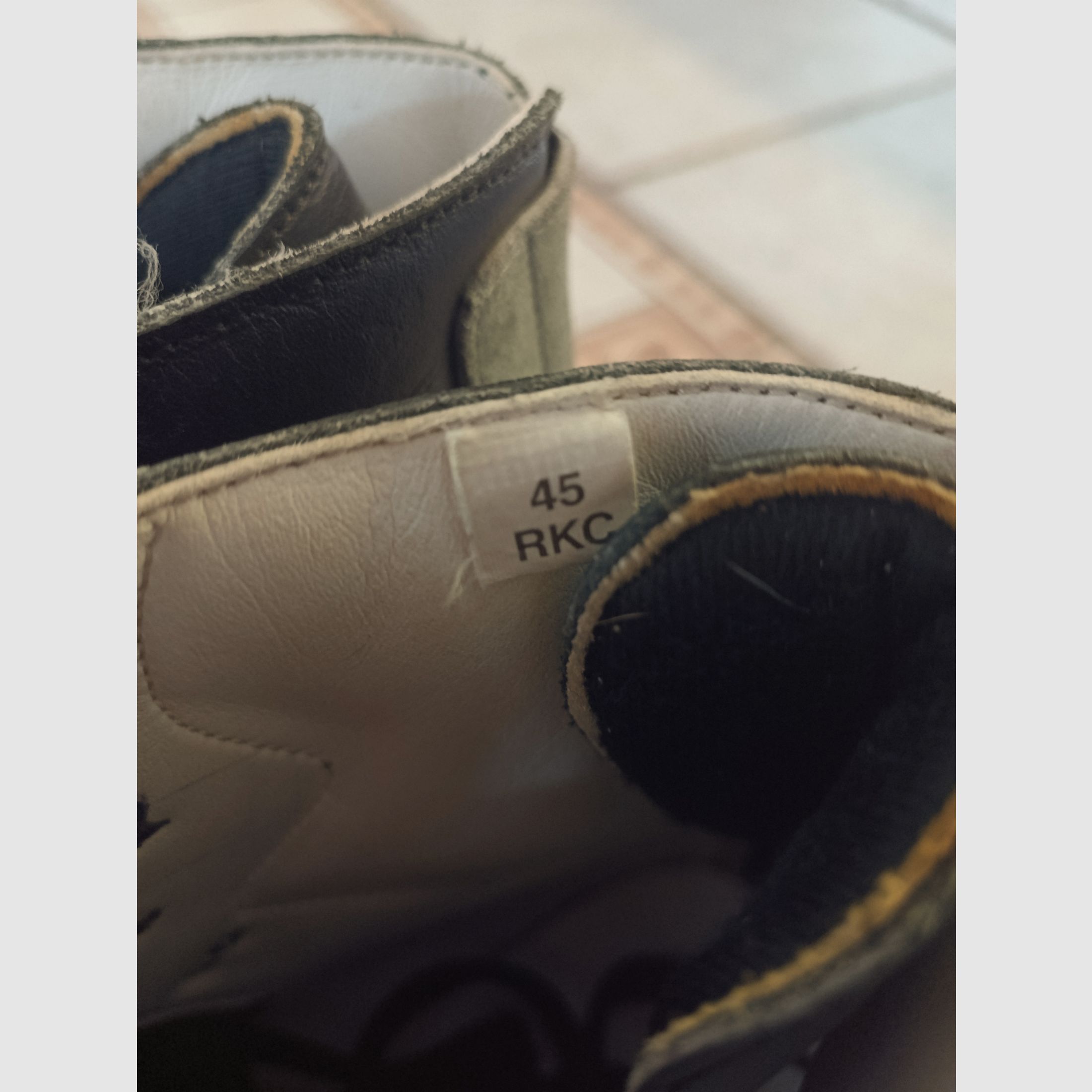 Shooting shoes size 45
