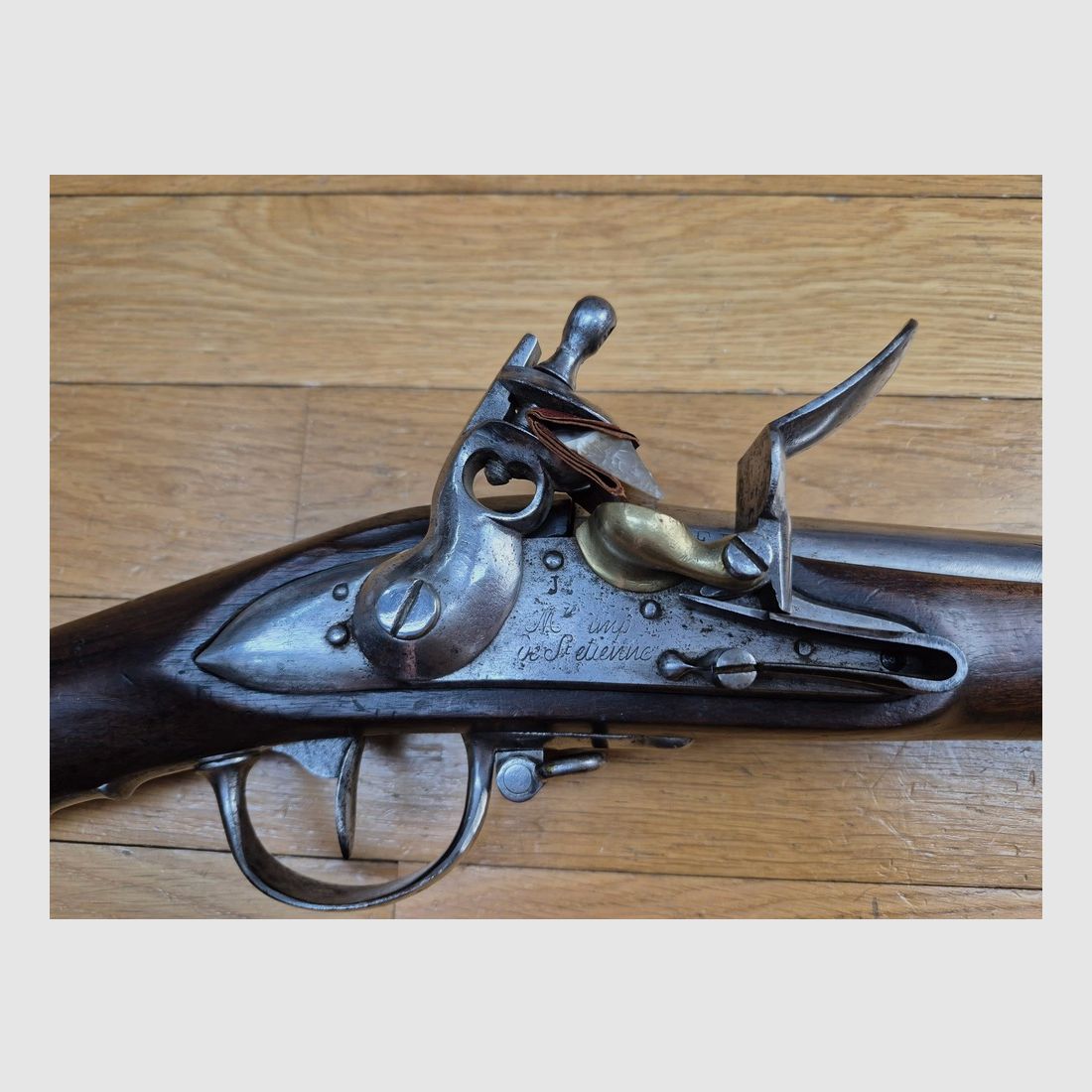Très beau fusil 1777 modifié AN IX – Très rare fabrication de 1807 (avant la Russie) – Manufacture Impériale de St-Étienne – Poinçons homogènes – Très beau bois – Excellent canon – Baguette au modèle – État rare pour une arme rare – TBE++, image 6 sur 47