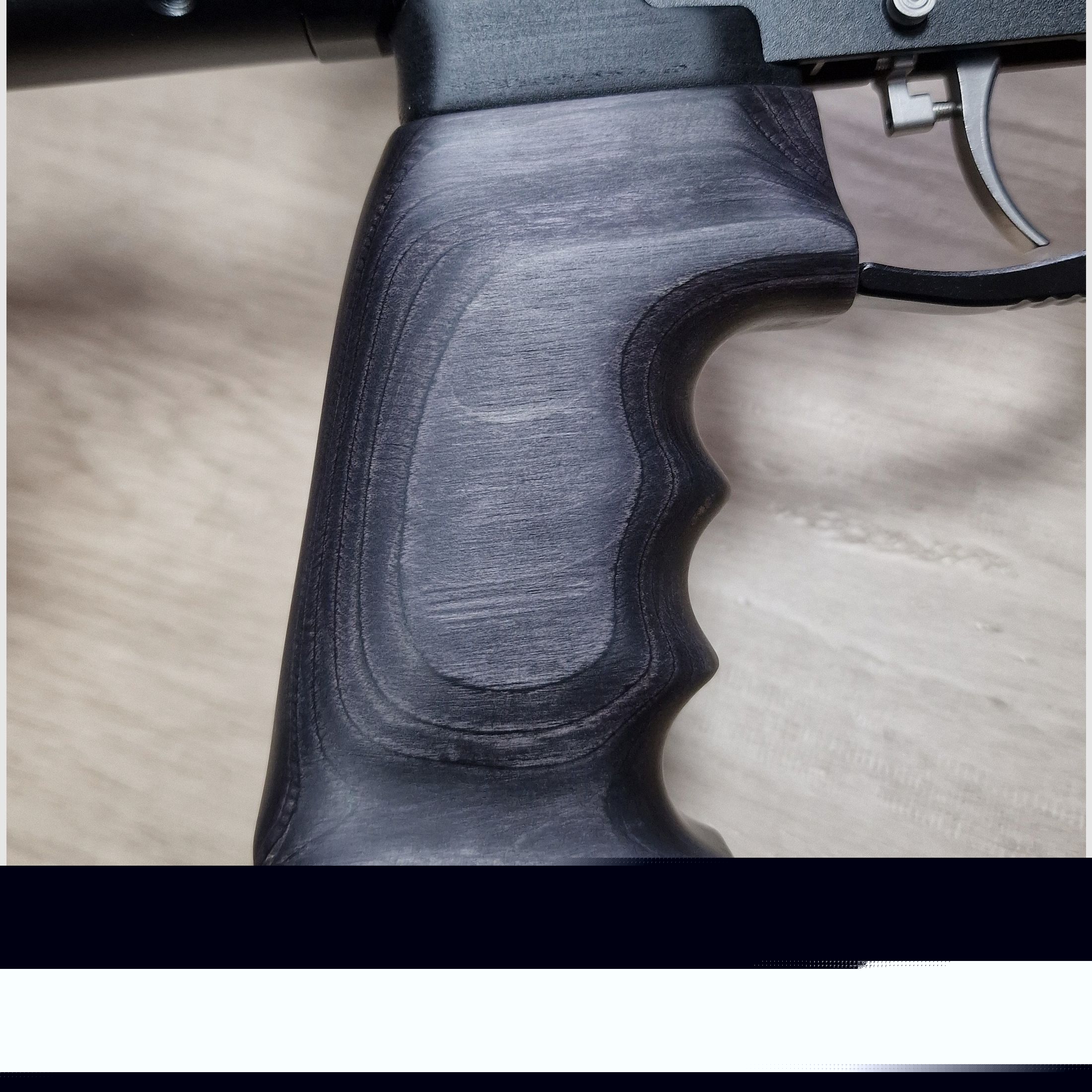 Schulterstütze und Griffe schwarz aus Holz für AEA Megalodon