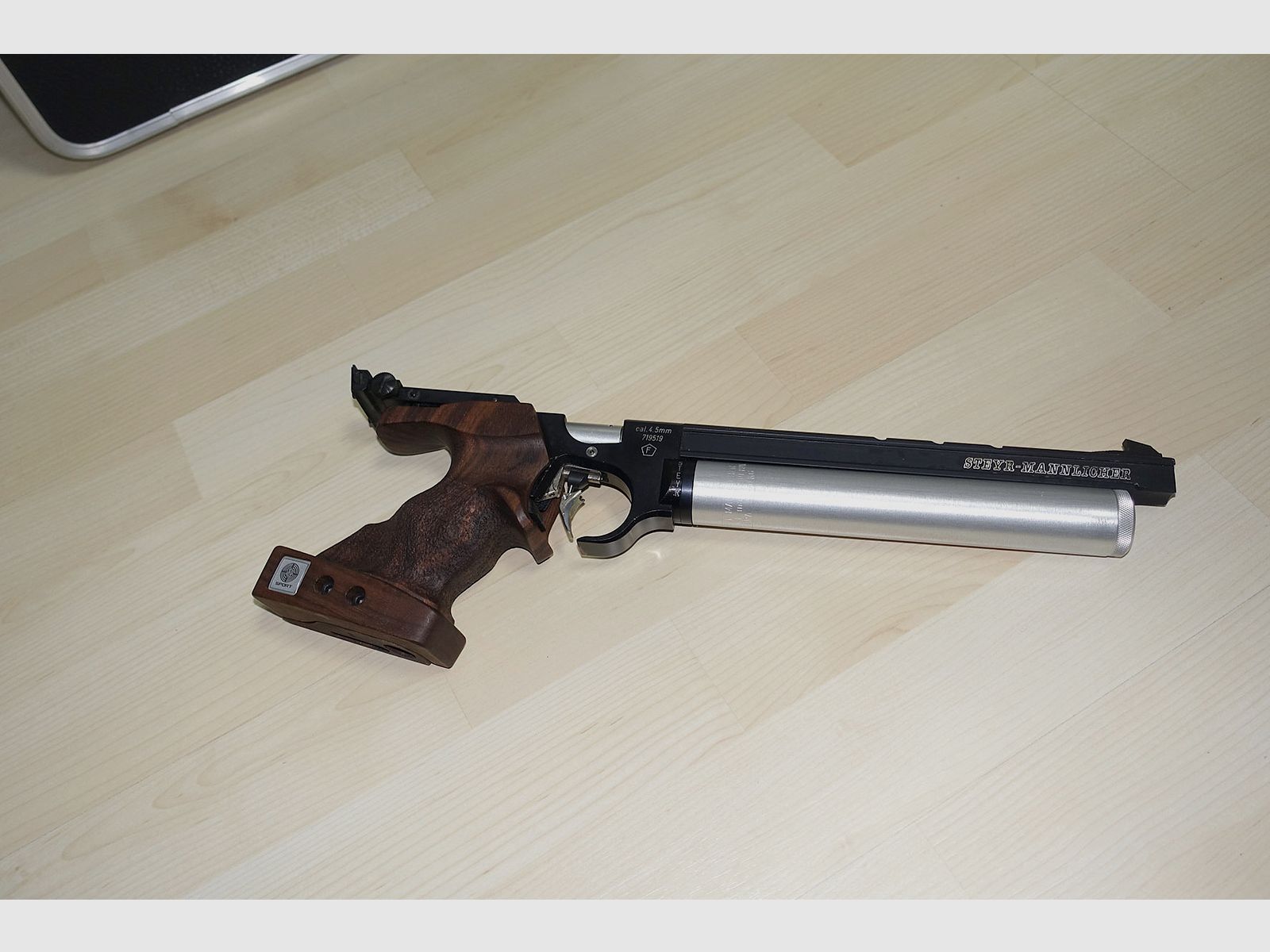 Steyr LP10 pistola de competición de aire comprimido / agarre izquierdo o derecho