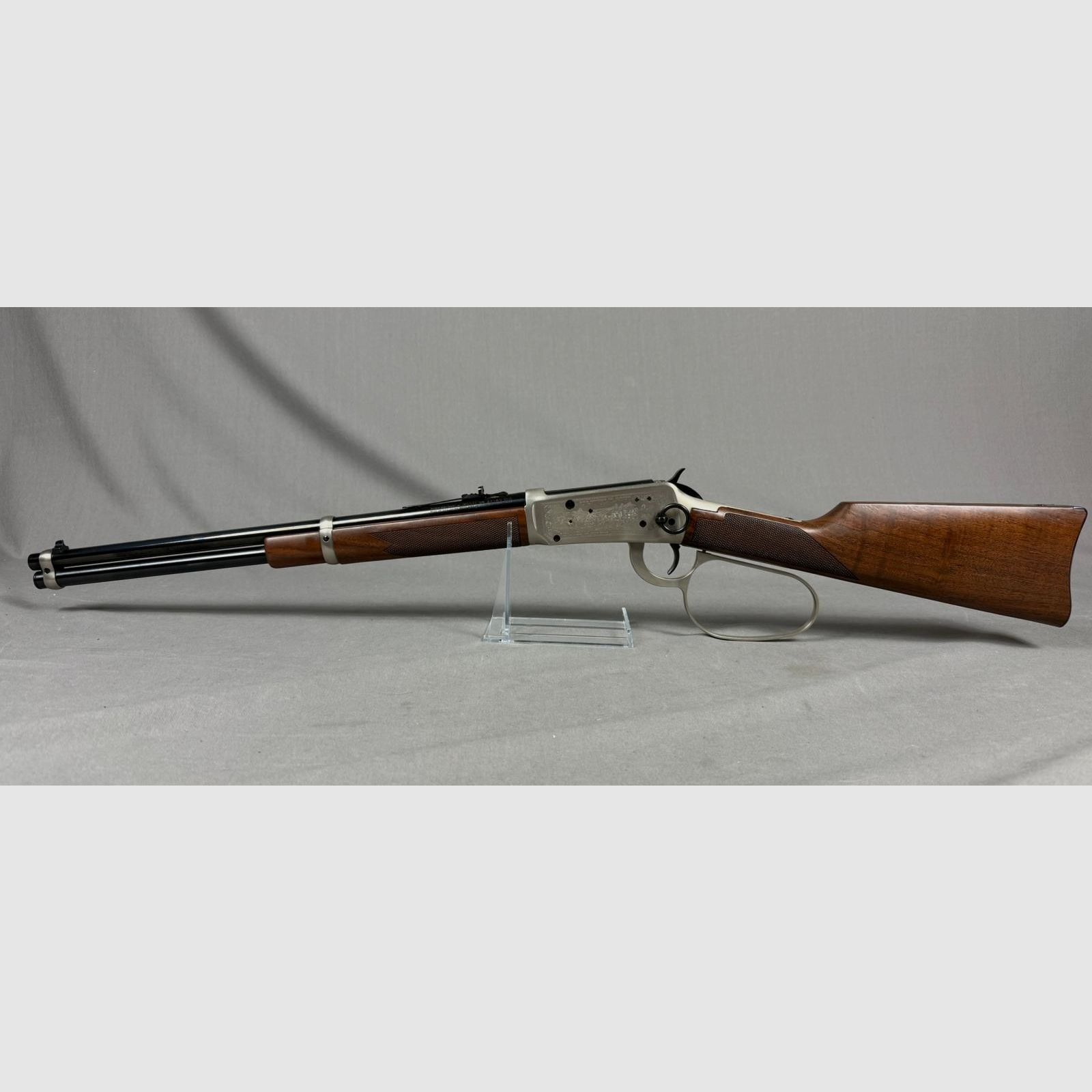 Winchester Mod. 1894  "John Wayne Commemorative"   (.32-40 WCF)