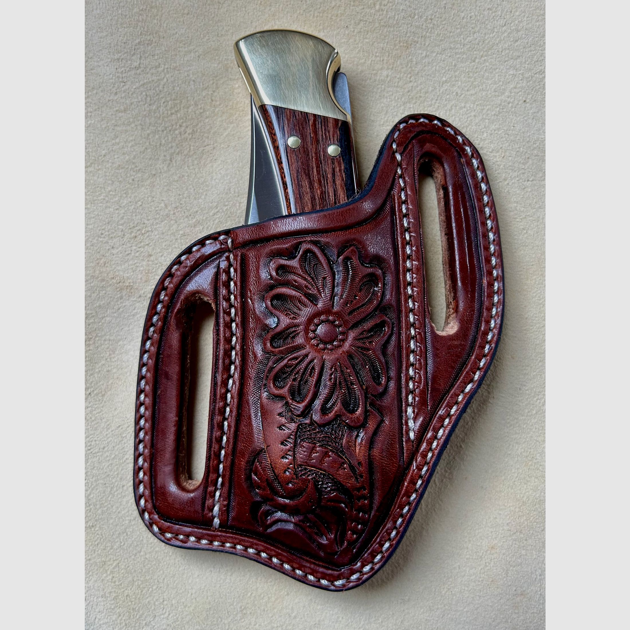 Pancake Messerholster mit floraler Verschneidung für Buck Modell 110, 112