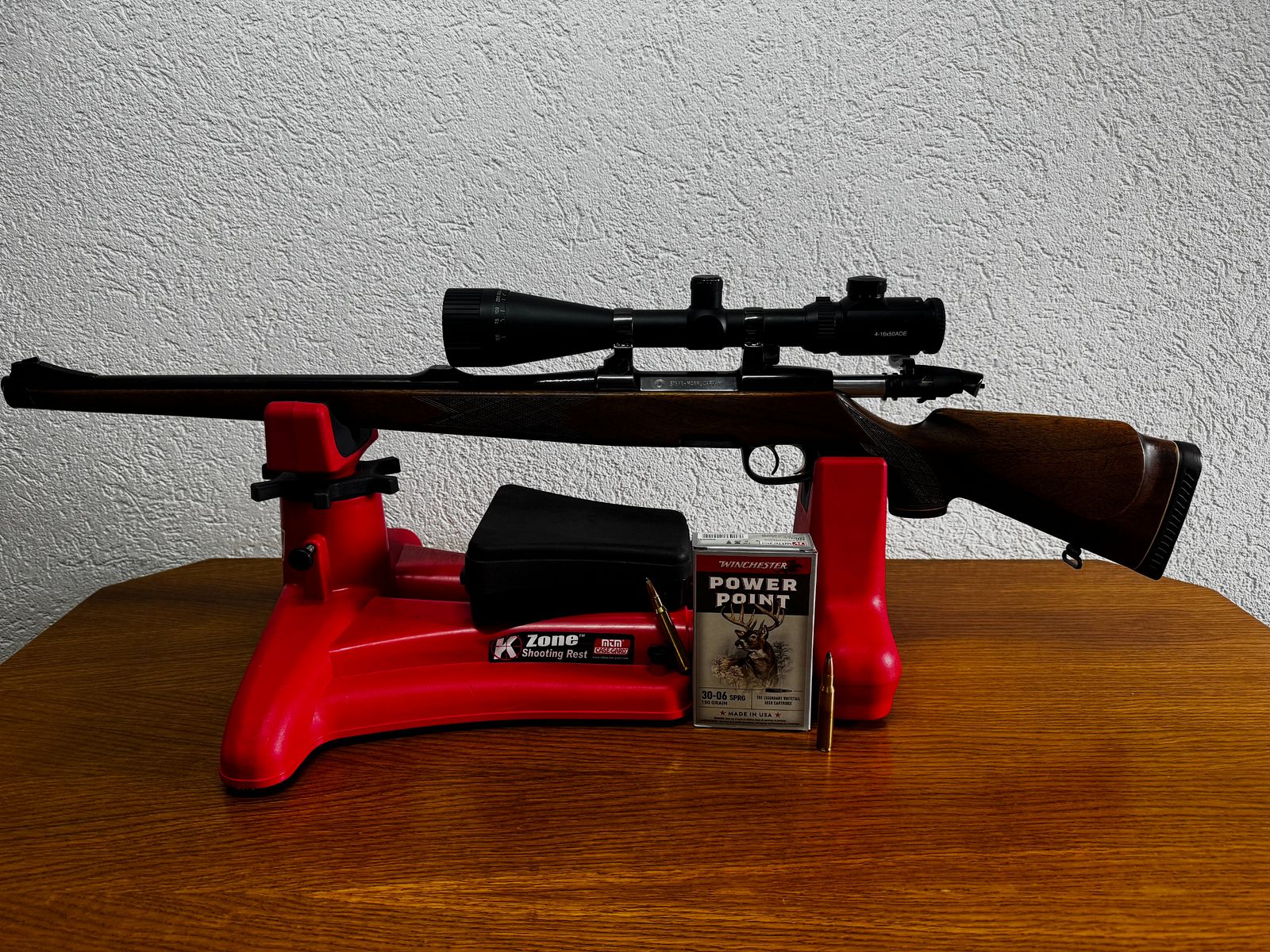 Steyr Mannlicher Stutzen Model M con mirino telescopico a punto luminoso 4-16x50 AOE