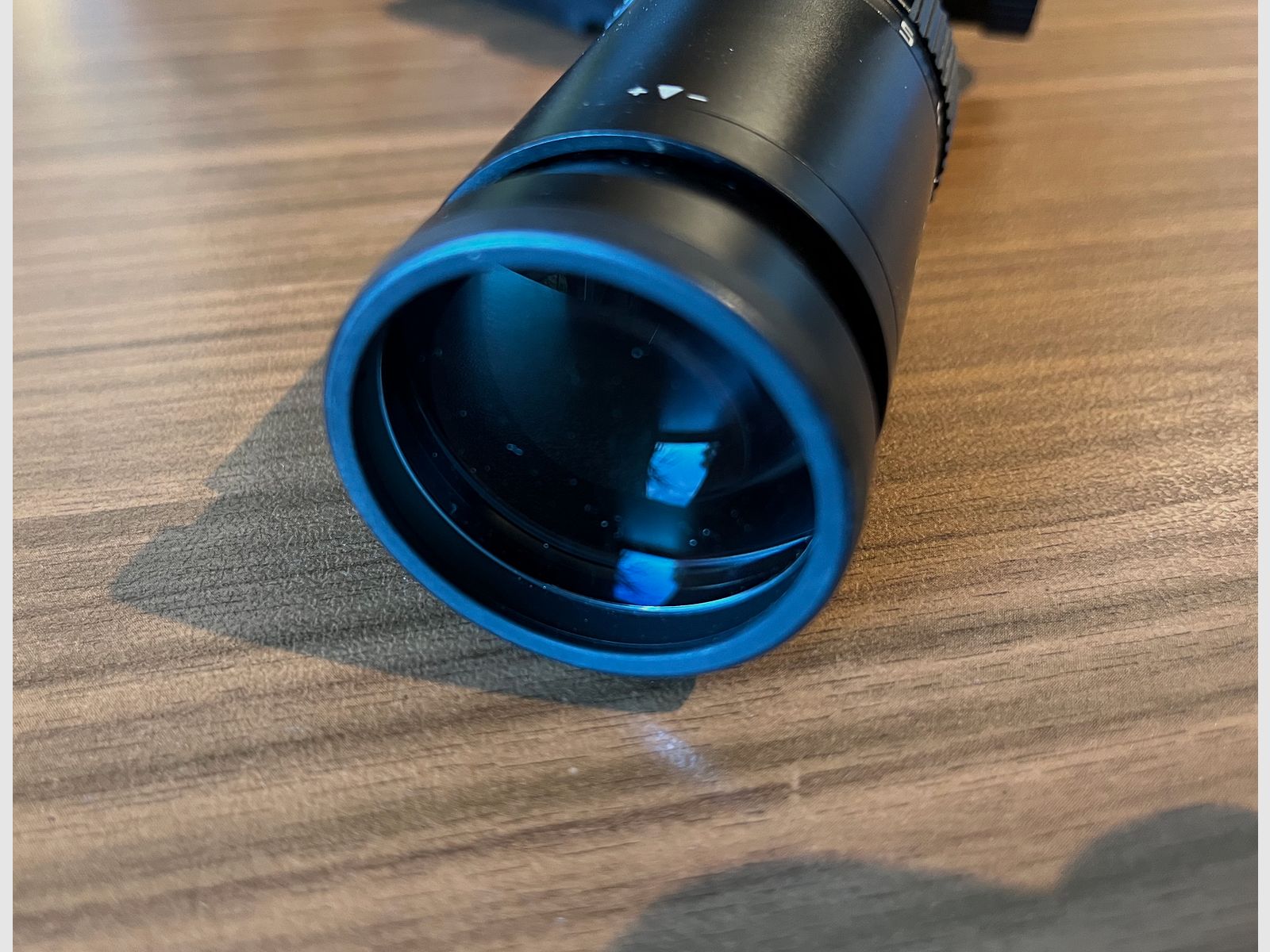 LEICA AMPLUS 6 2.5-15x50i Zielfernrohr (BDC), Absehen L - 4a + Flip Cover vorne
