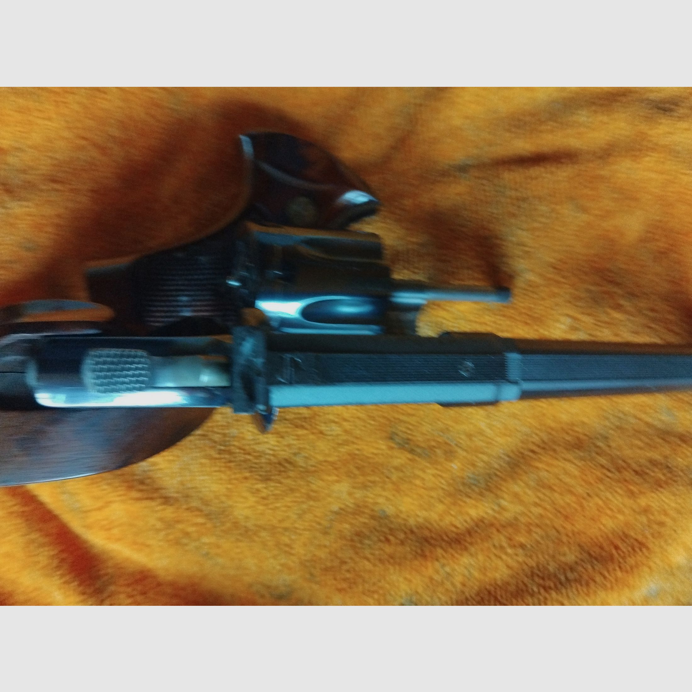 Revolver Smith & Wessen Modell 17 6" mit Sportgriffstück