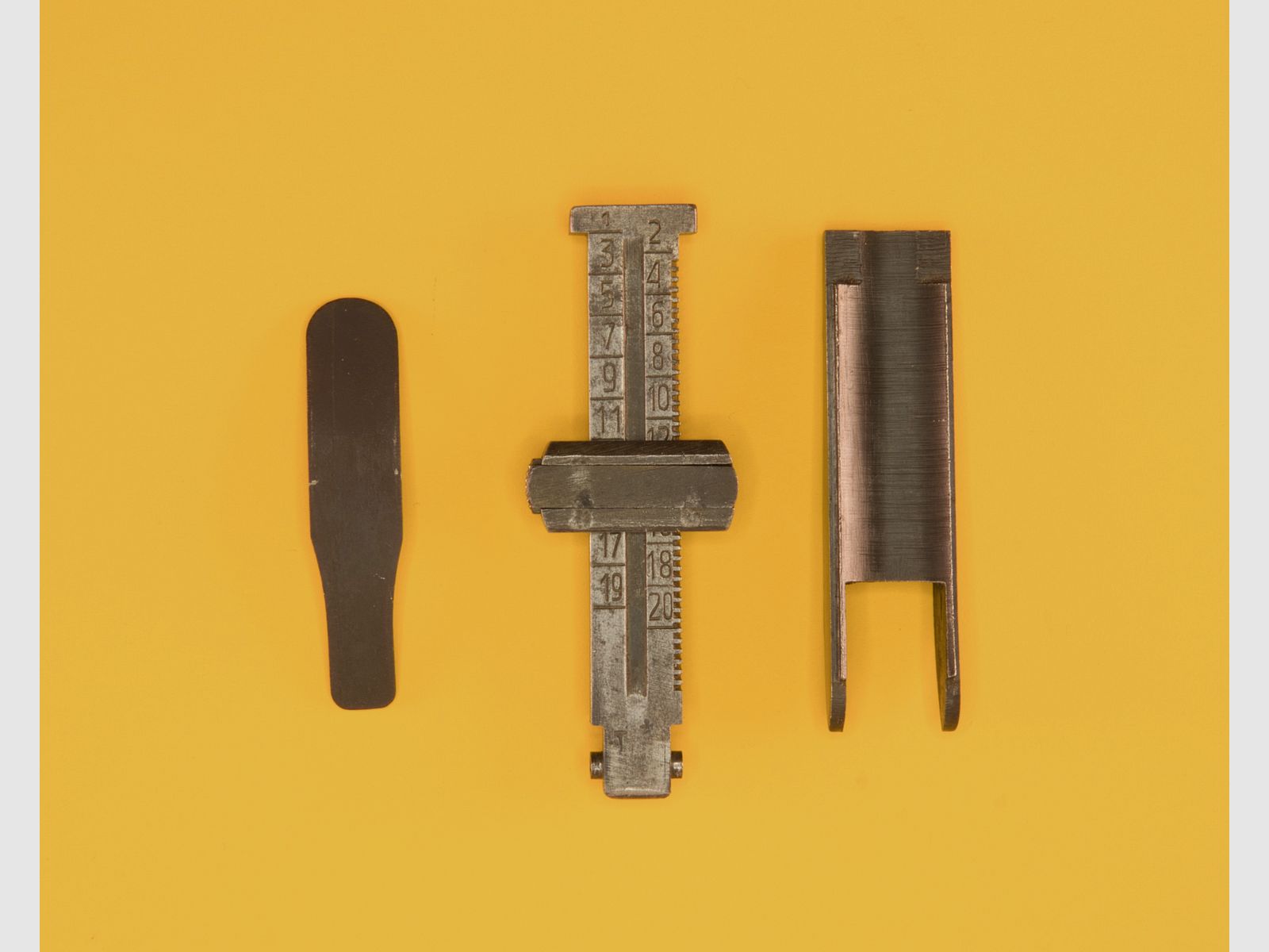 Carbine K98 sight flap with sight curve and leaf spring