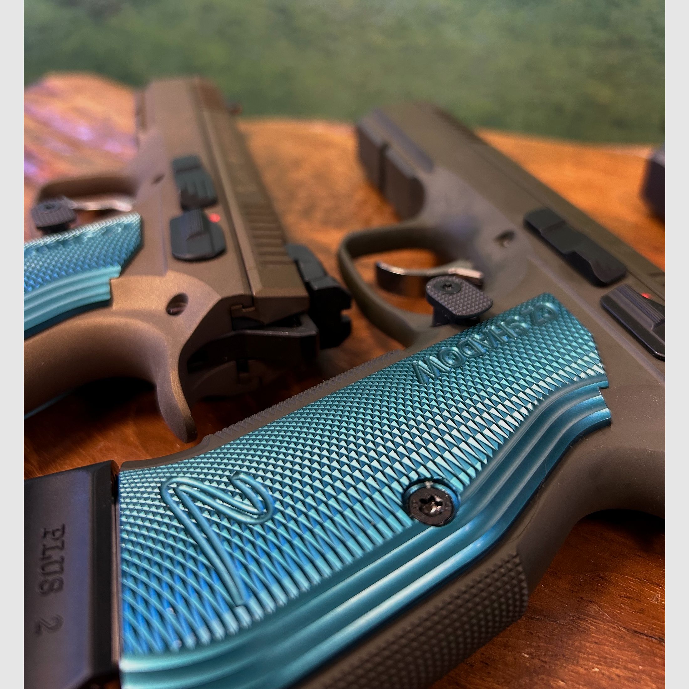 CZ Shadow 2 / COULEURS SPÉCIALES / MÉGA OFFRE