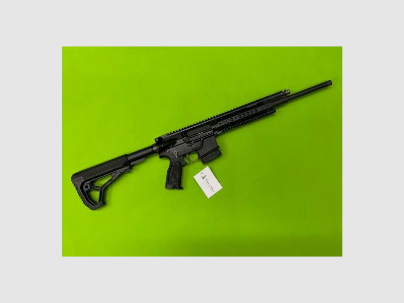 STEYR ARMS STM-Z SA 556 .223Rem Halbautomatische Büchse 
                Auslieferung erfolgt mit Tasmanian Tiger Tasche.STEYR ARMS STM-Z SA 556 .223Rem Halbautomatische Büchse