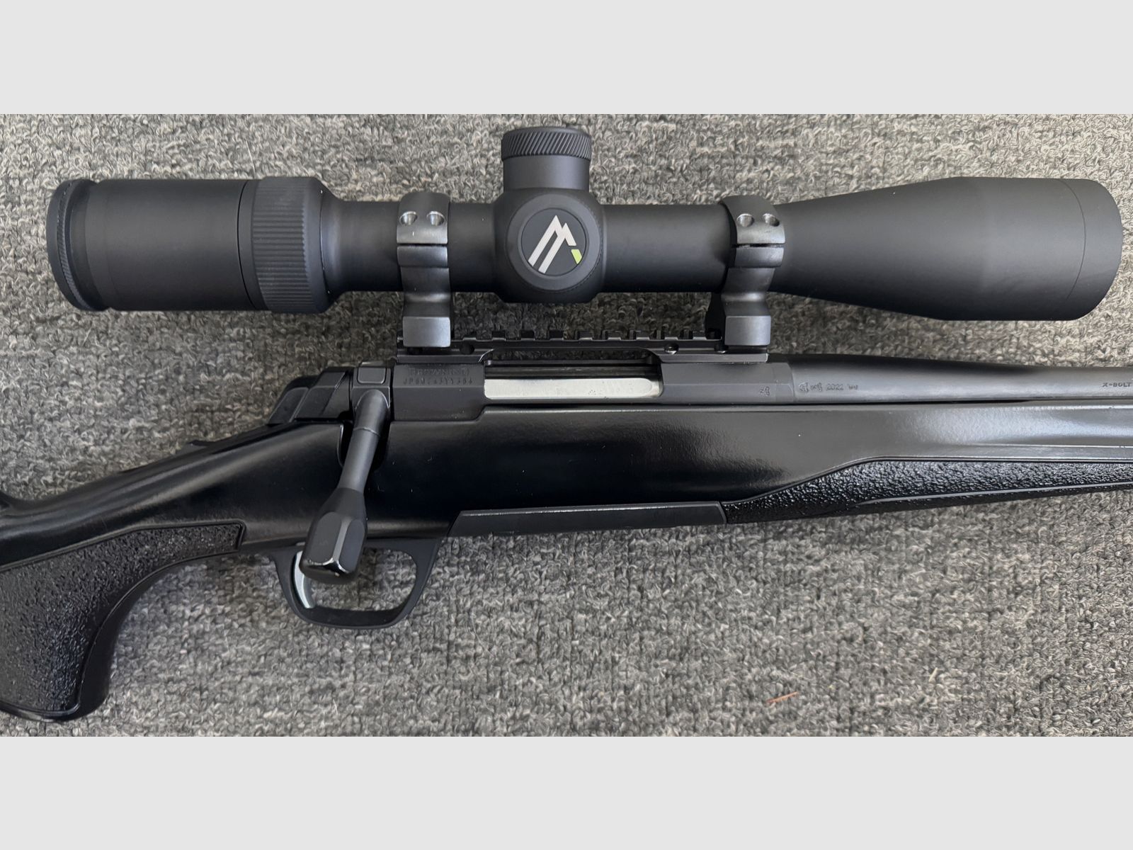 Browning X-Bolt .223 with muzzle thread, riflescope
